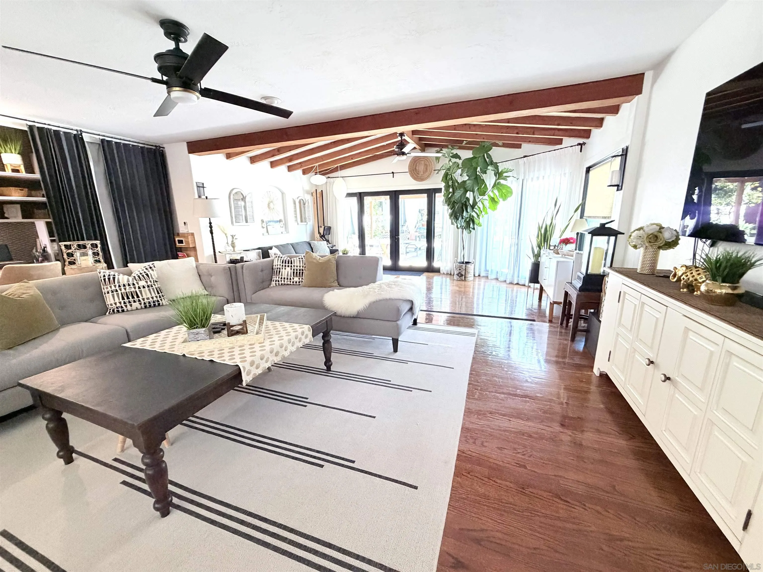 https://cdn.realtyfeed.com/cdn/127/260019332/e305248d88aefa4b163bacae9c10b888.webp