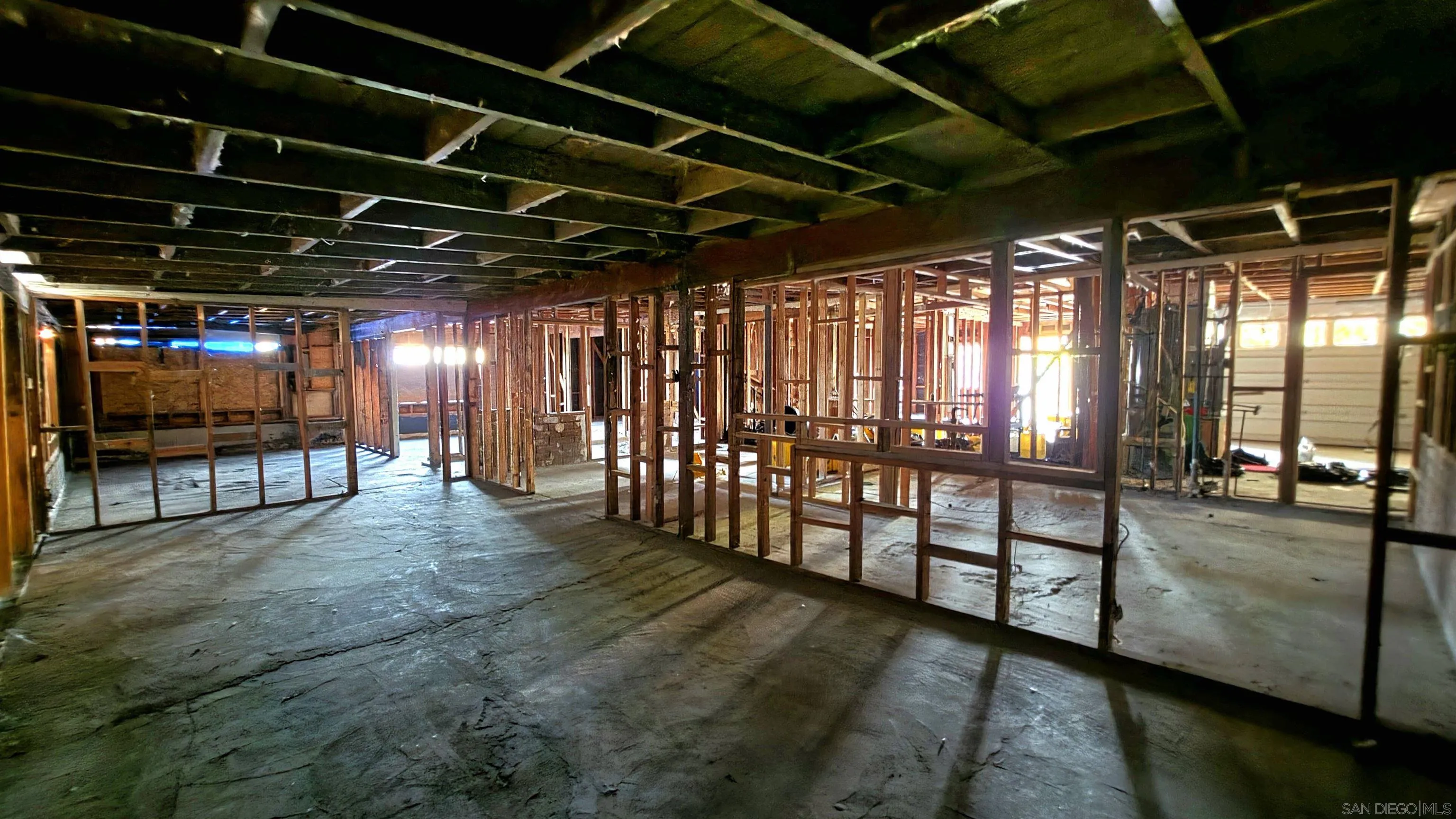 https://cdn.realtyfeed.com/cdn/127/260019333/e8e006cd2d1c8f658e84f4a20759b502.webp