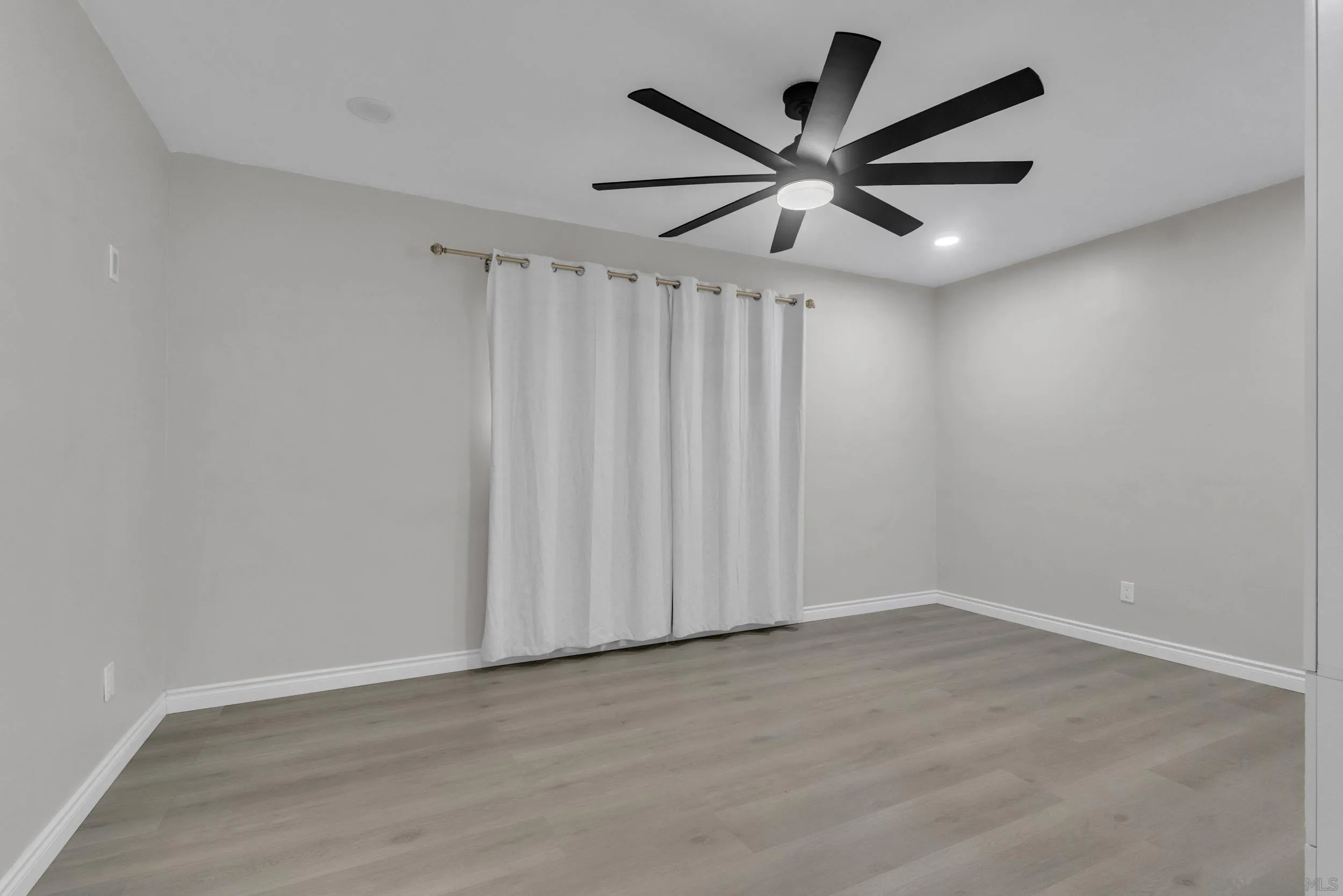 https://cdn.realtyfeed.com/cdn/127/260019337/21c88b3adb0fe07c65a386ac7d3f0b59.webp