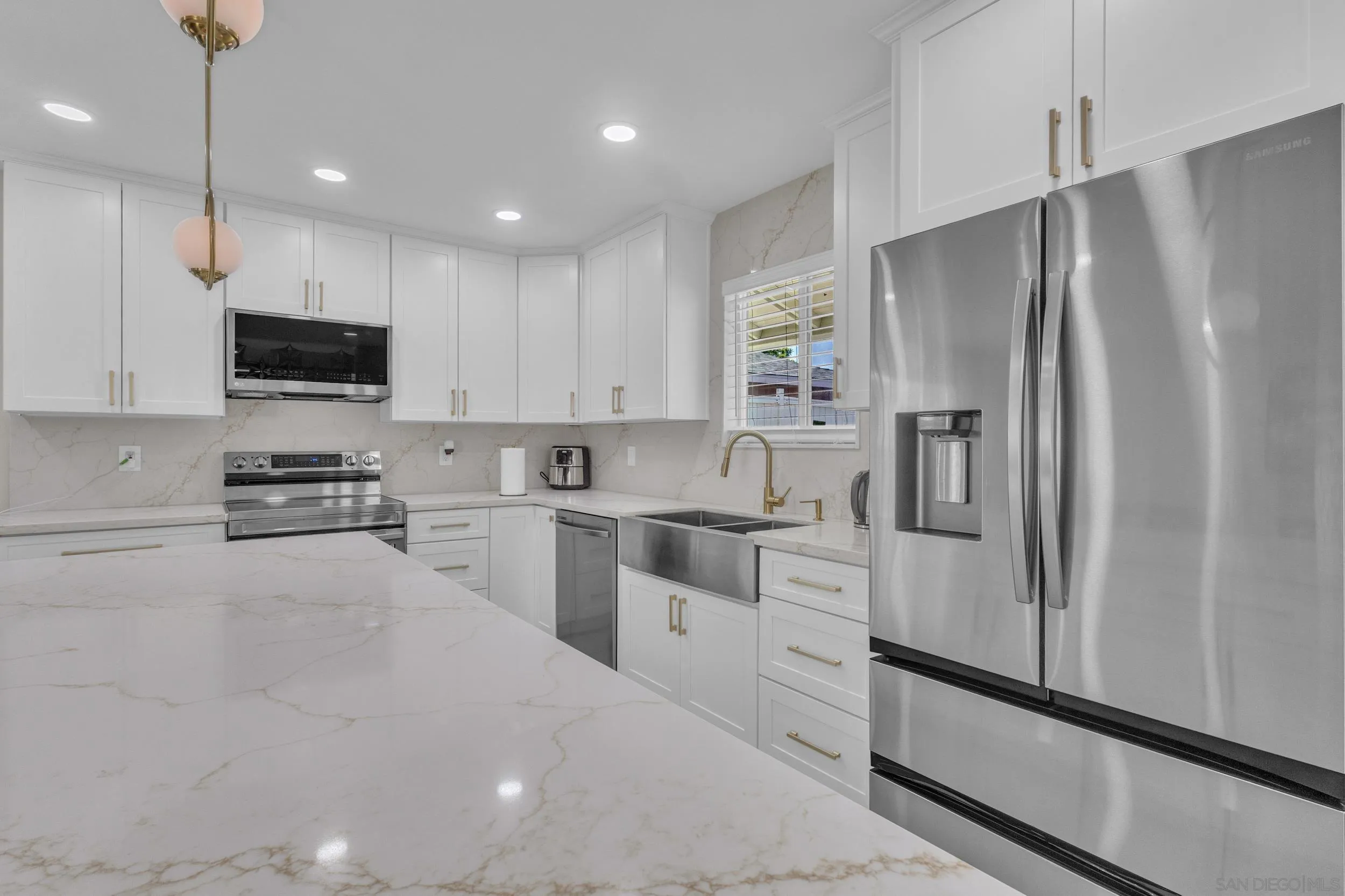 https://cdn.realtyfeed.com/cdn/127/260019337/2826d5f8c2c7f5cd94ab862805ef8760.webp