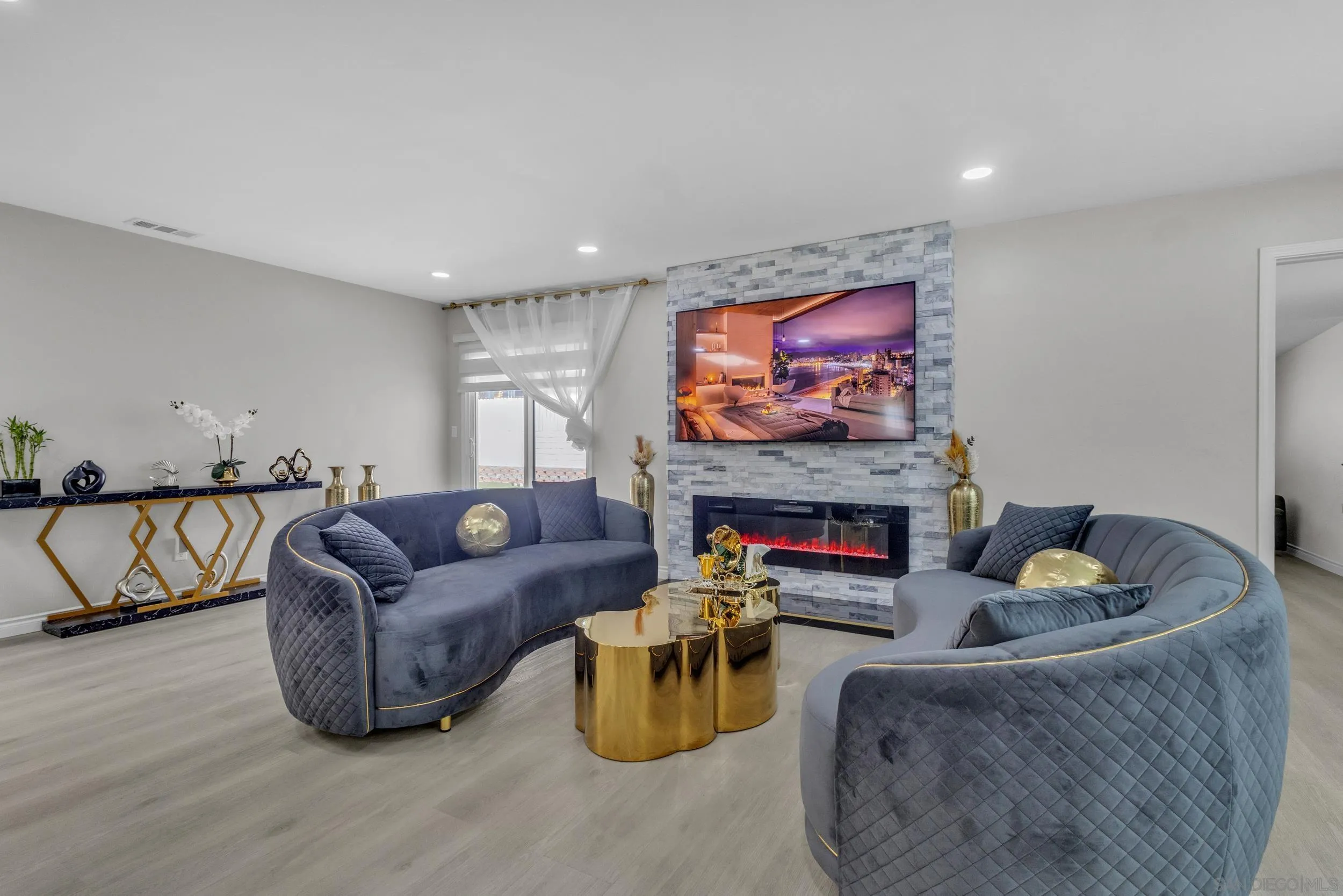 https://cdn.realtyfeed.com/cdn/127/260019337/bce1ac27c8e1a2f36fa87e9b2e61c4cc.webp