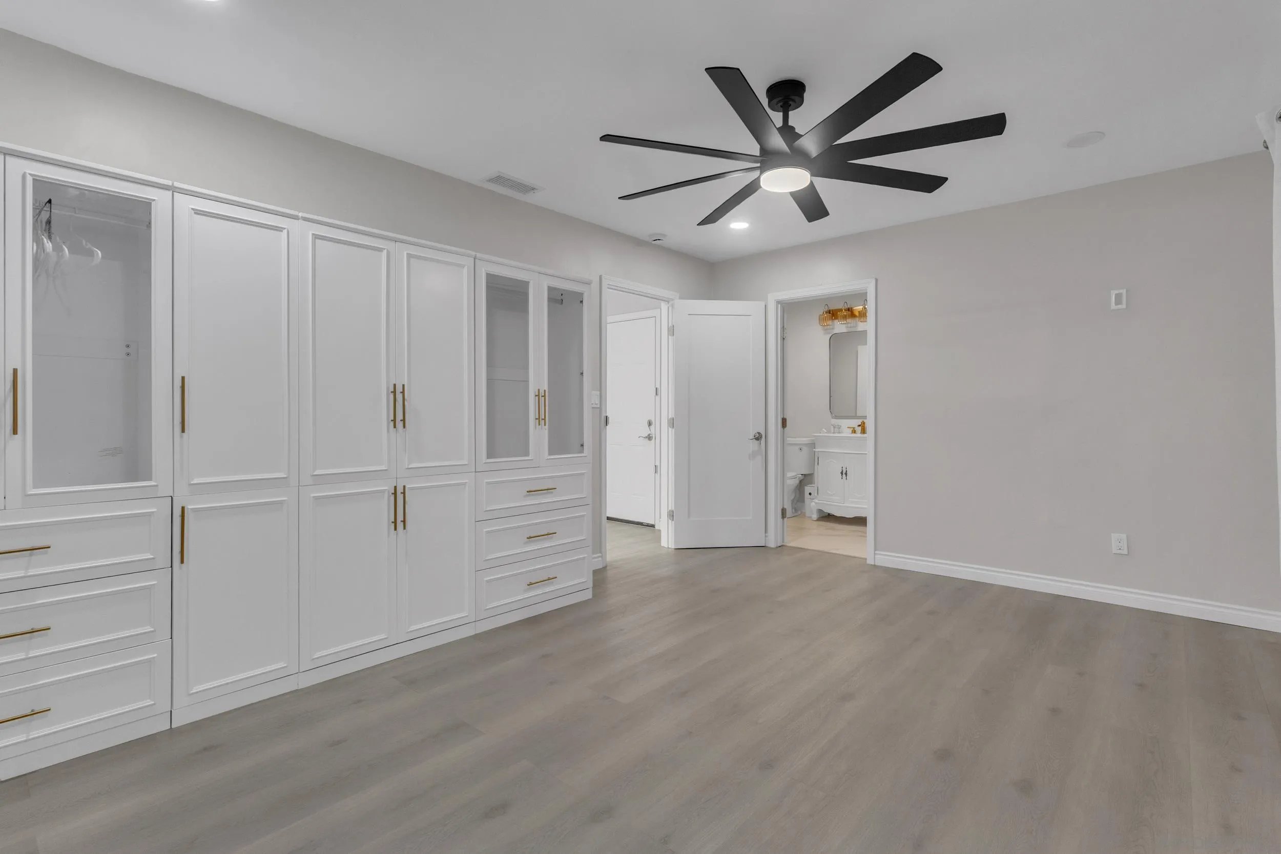 https://cdn.realtyfeed.com/cdn/127/260019337/c6571709deee21297c1baf1330982e89.webp