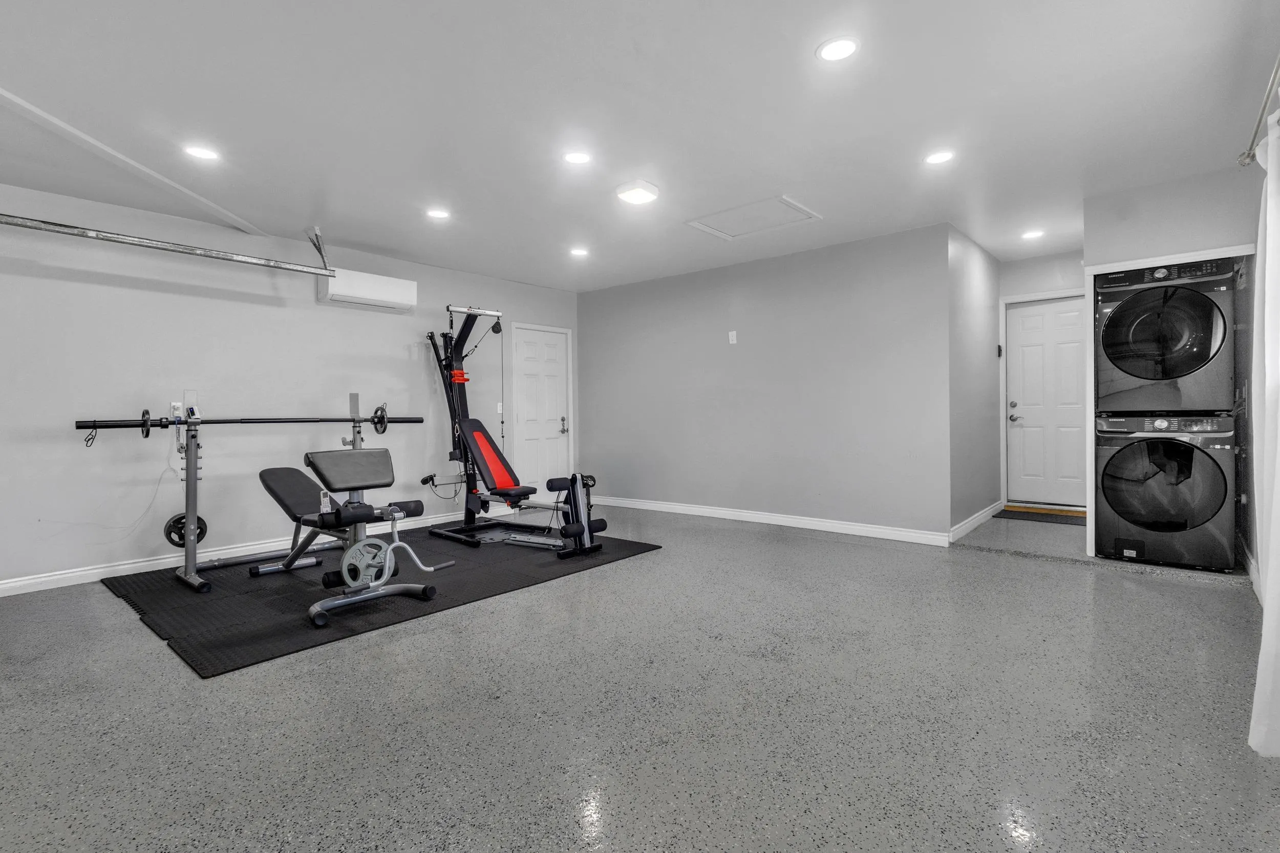 https://cdn.realtyfeed.com/cdn/127/260019337/de6d1fd591697a10baba5e51ae09ac86.webp