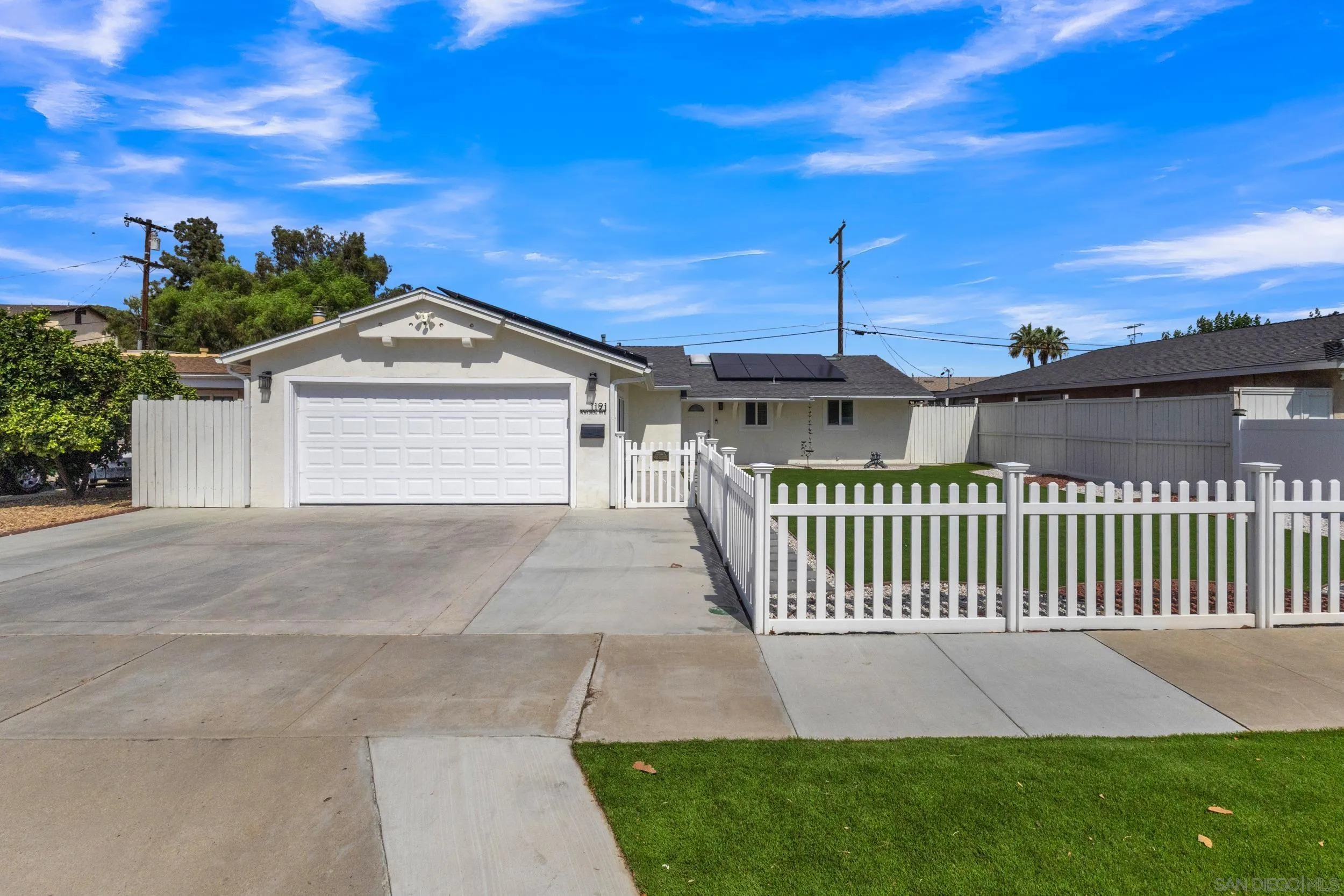 https://cdn.realtyfeed.com/cdn/127/260019337/e1a19afd55ddad4e80fe0980f3bdb42f.webp