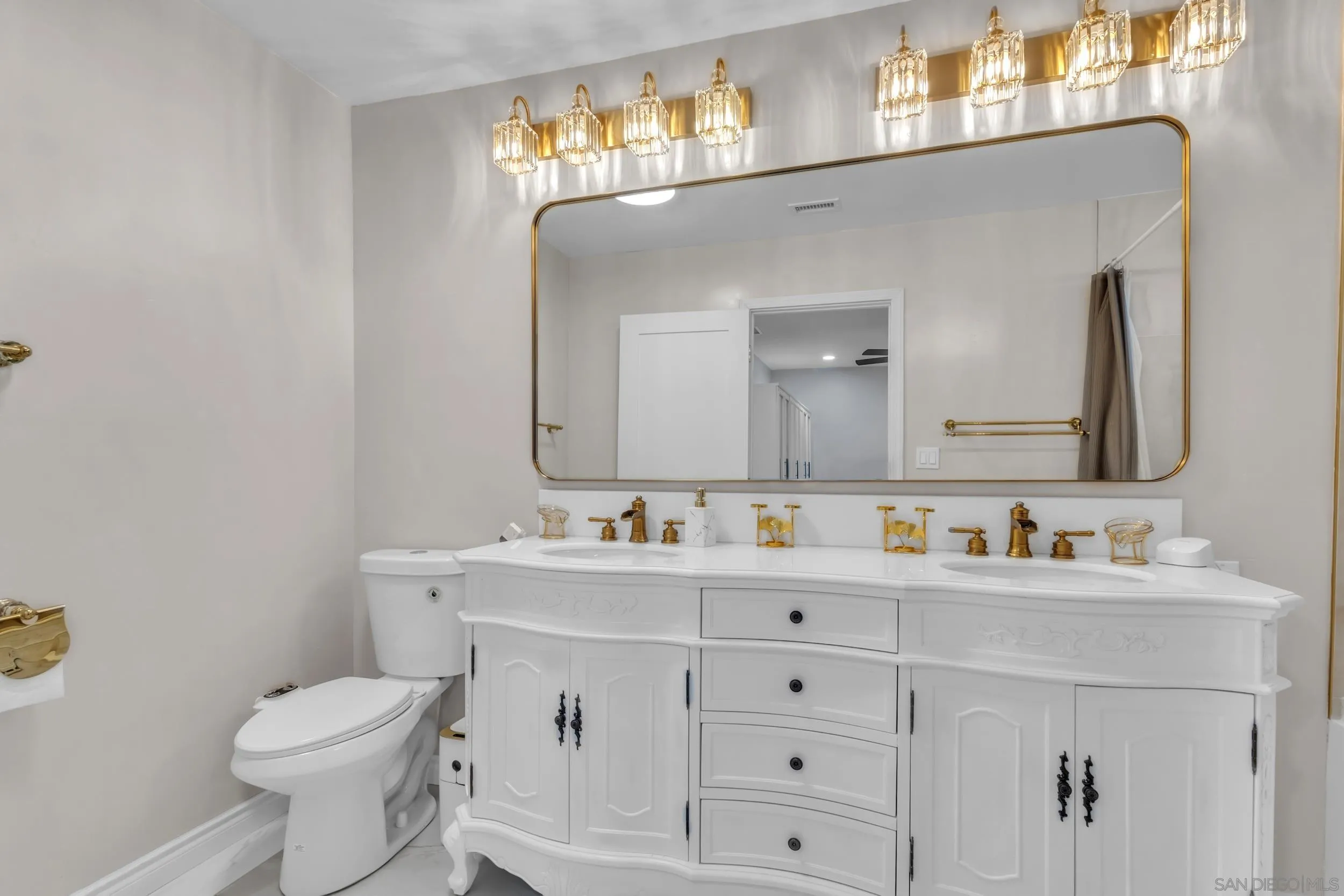 https://cdn.realtyfeed.com/cdn/127/260019337/ebab6bfba6742458168ff2ccb56c4ca3.webp