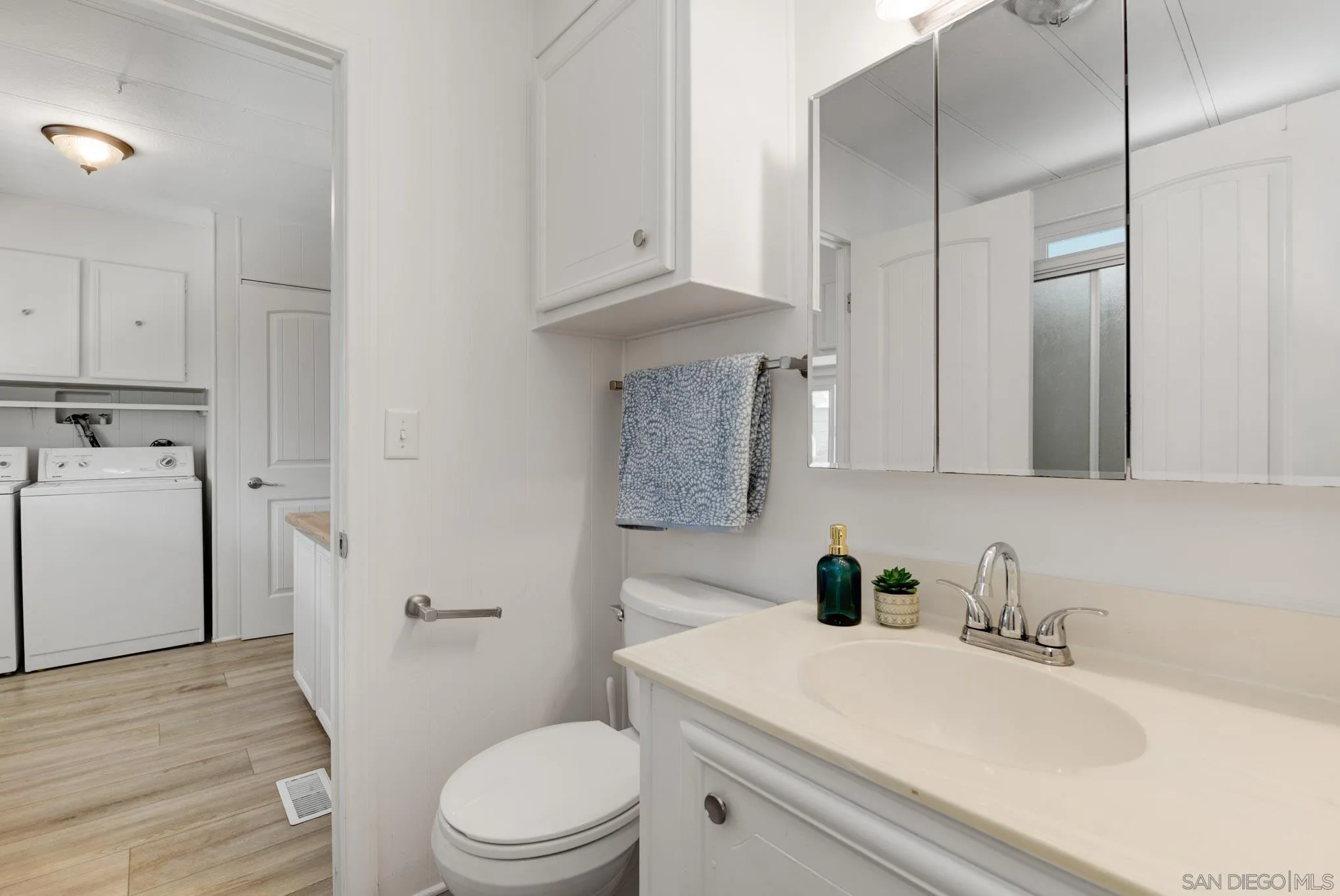 https://cdn.realtyfeed.com/cdn/127/260019338/7b40fbbf63f160fb20bdbe466924fd09.webp
