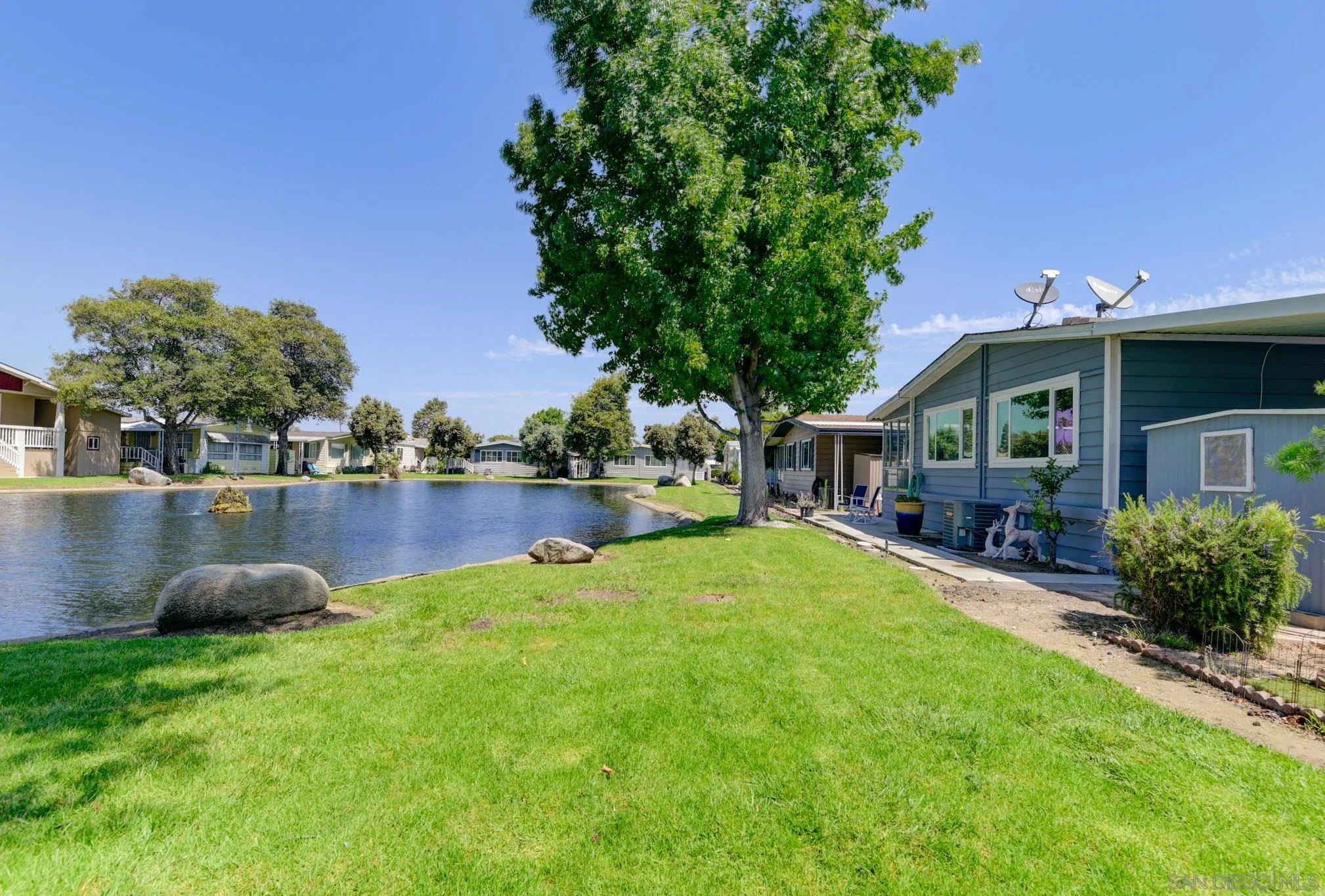 https://cdn.realtyfeed.com/cdn/127/260019338/8d45abdbde408393ce819f8c118cb938.webp