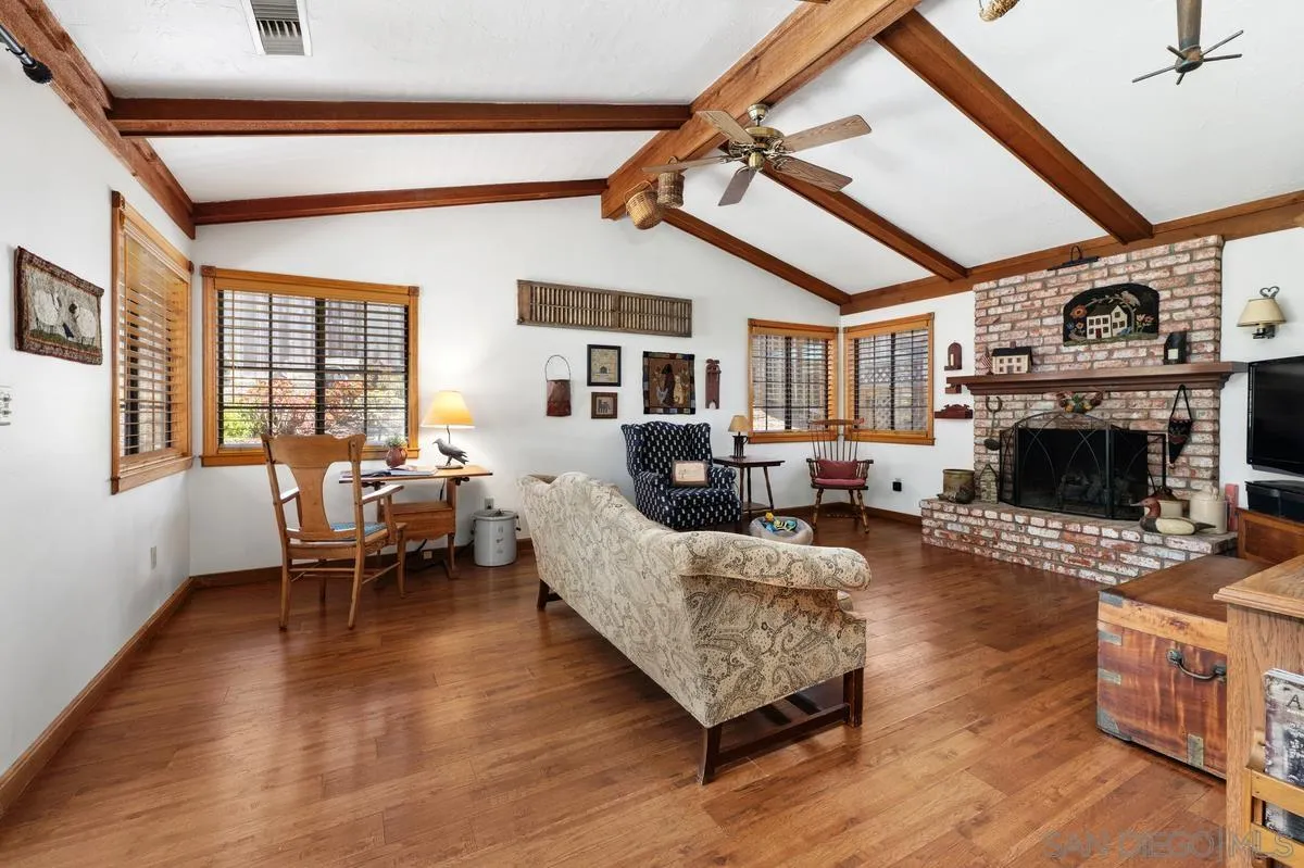 https://cdn.realtyfeed.com/cdn/127/260019341/12a11fb1eff672c982ce5527bd860c40.webp