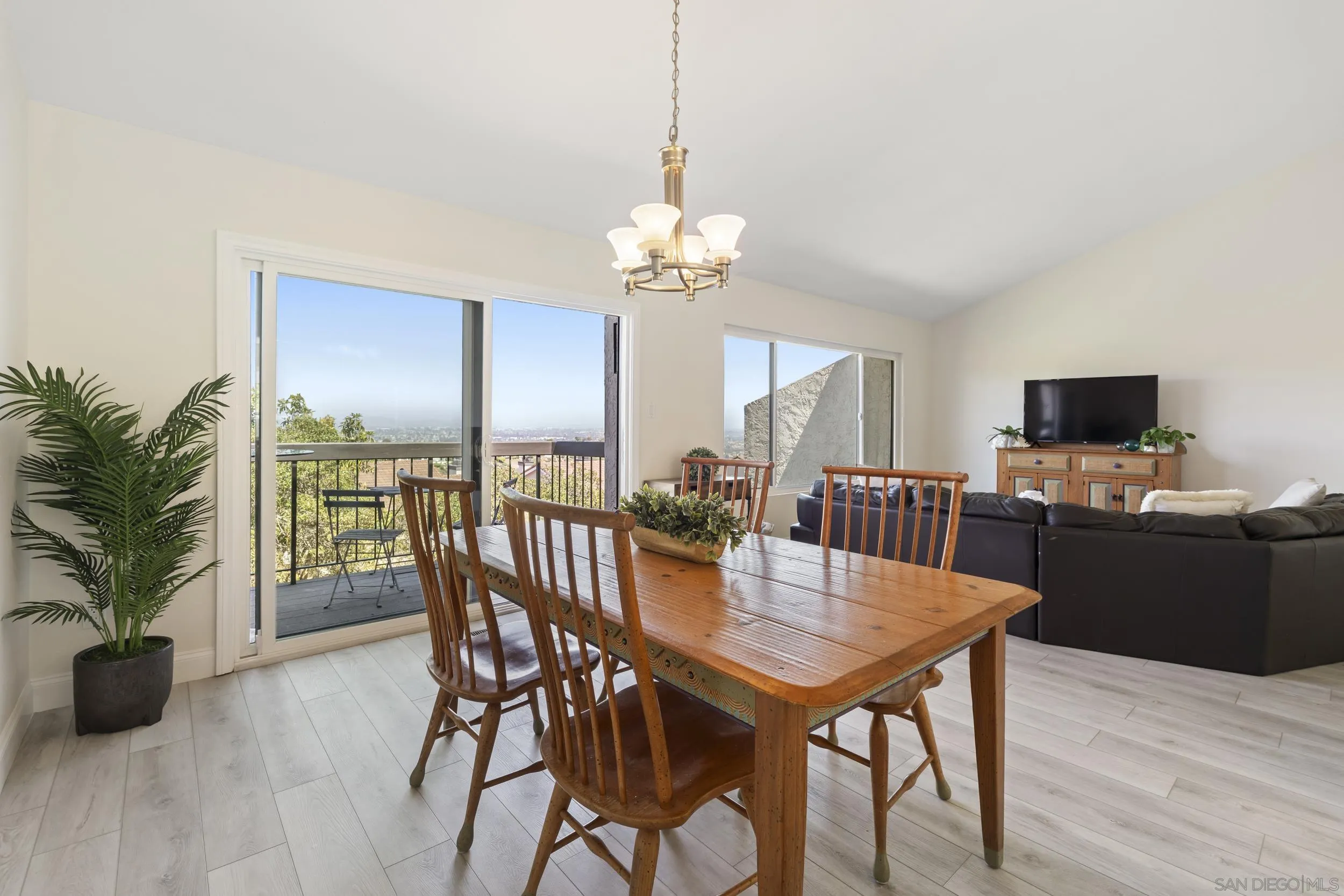 Photo #10: 260019342 Listing: Photo #10