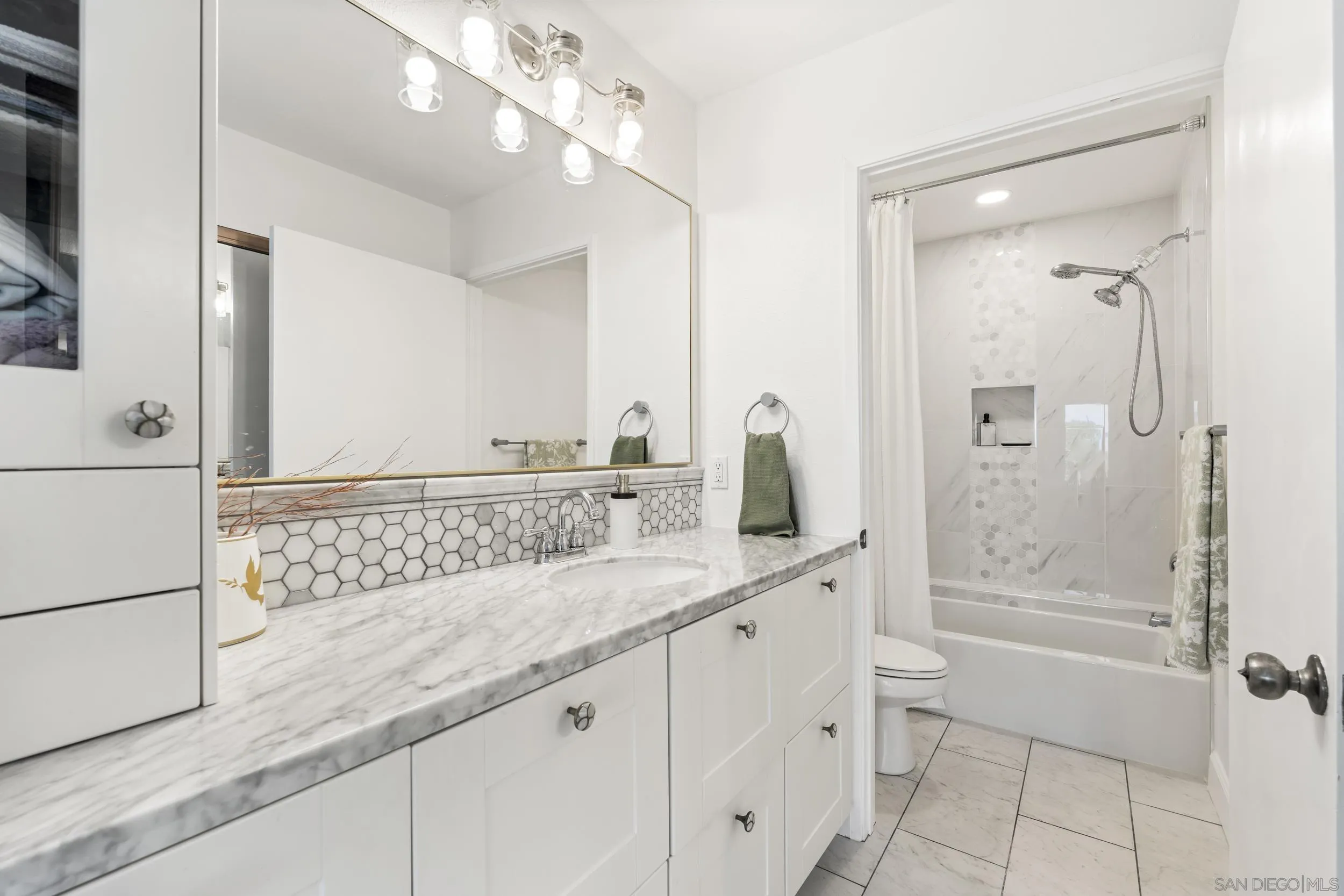 Photo #23: 260019342 Listing: Photo #23