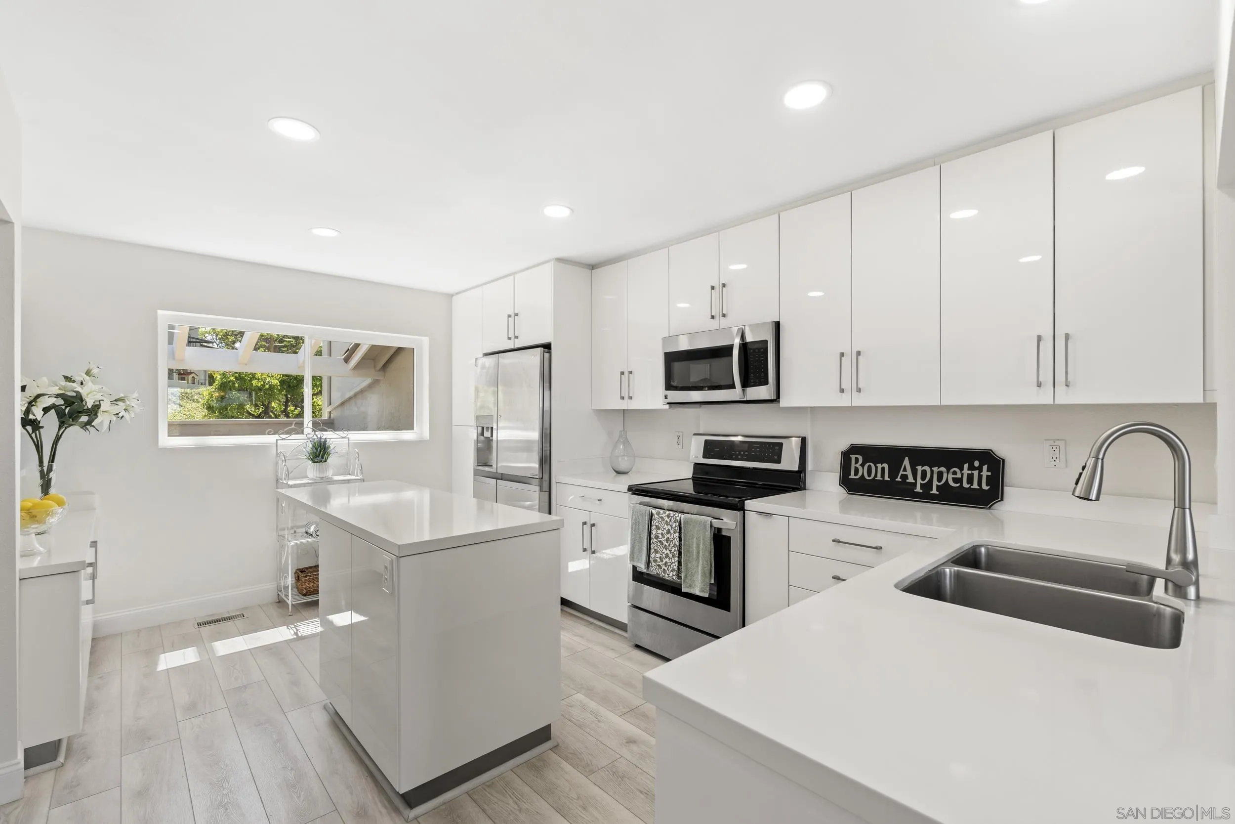 Photo #6: 260019342 Listing: Photo #6