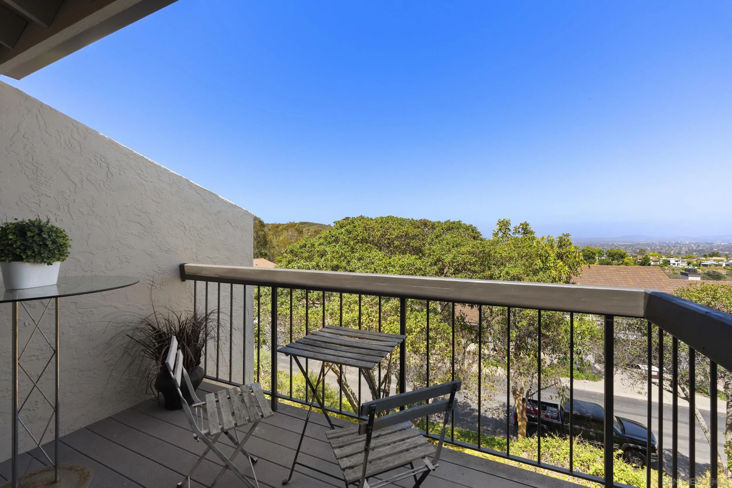 Photo #12: 260019342 Listing: Photo #12