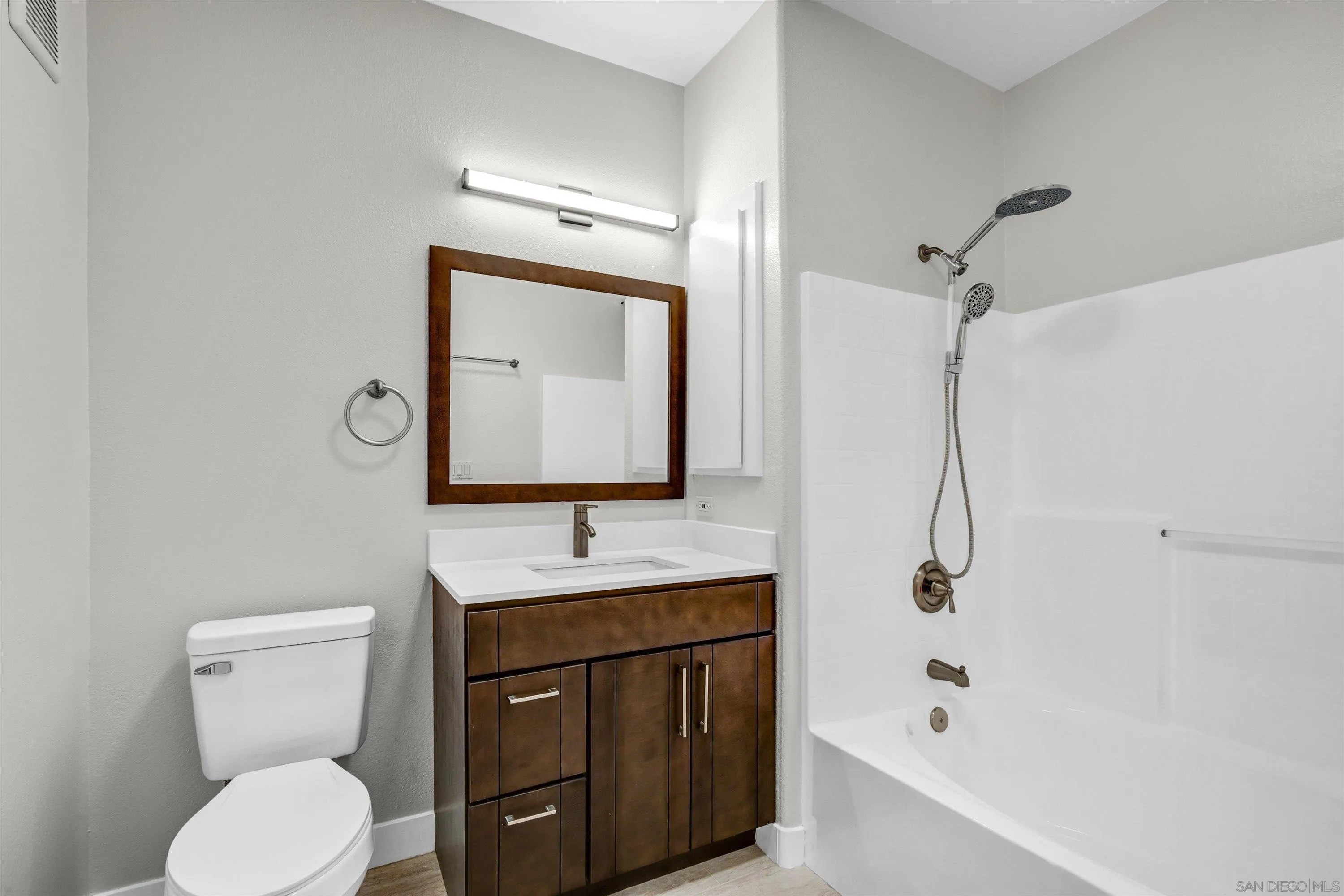 Photo #8: 260019344 Listing: Photo #8