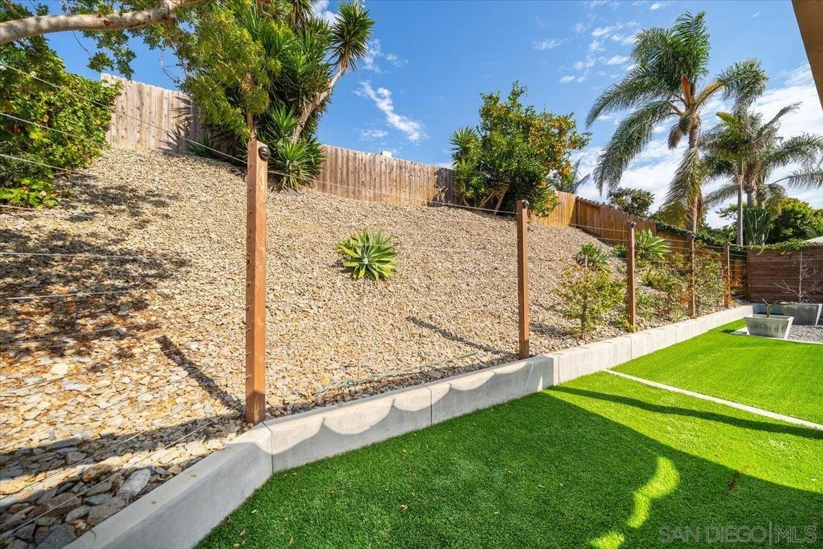 https://cdn.realtyfeed.com/cdn/127/260019348/2e392eb4be97e96647f8ed3be3386a77.webp