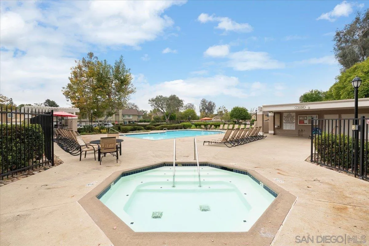 Photo #34: 260019349 Listing: Photo #34
