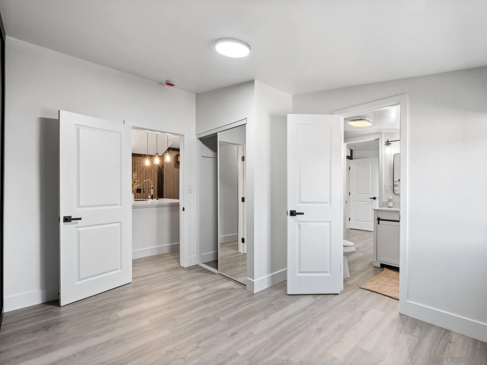 https://cdn.realtyfeed.com/cdn/127/260019350/295f0216adea18acdf3881217cb9378a.webp