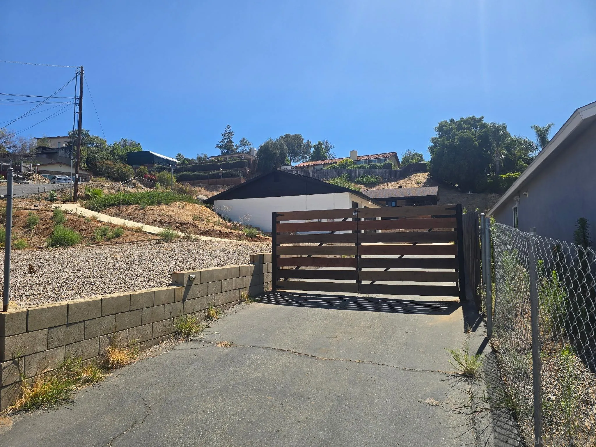 https://cdn.realtyfeed.com/cdn/127/260019350/30a9daad622d71b46df1299aaee3f71e.webp