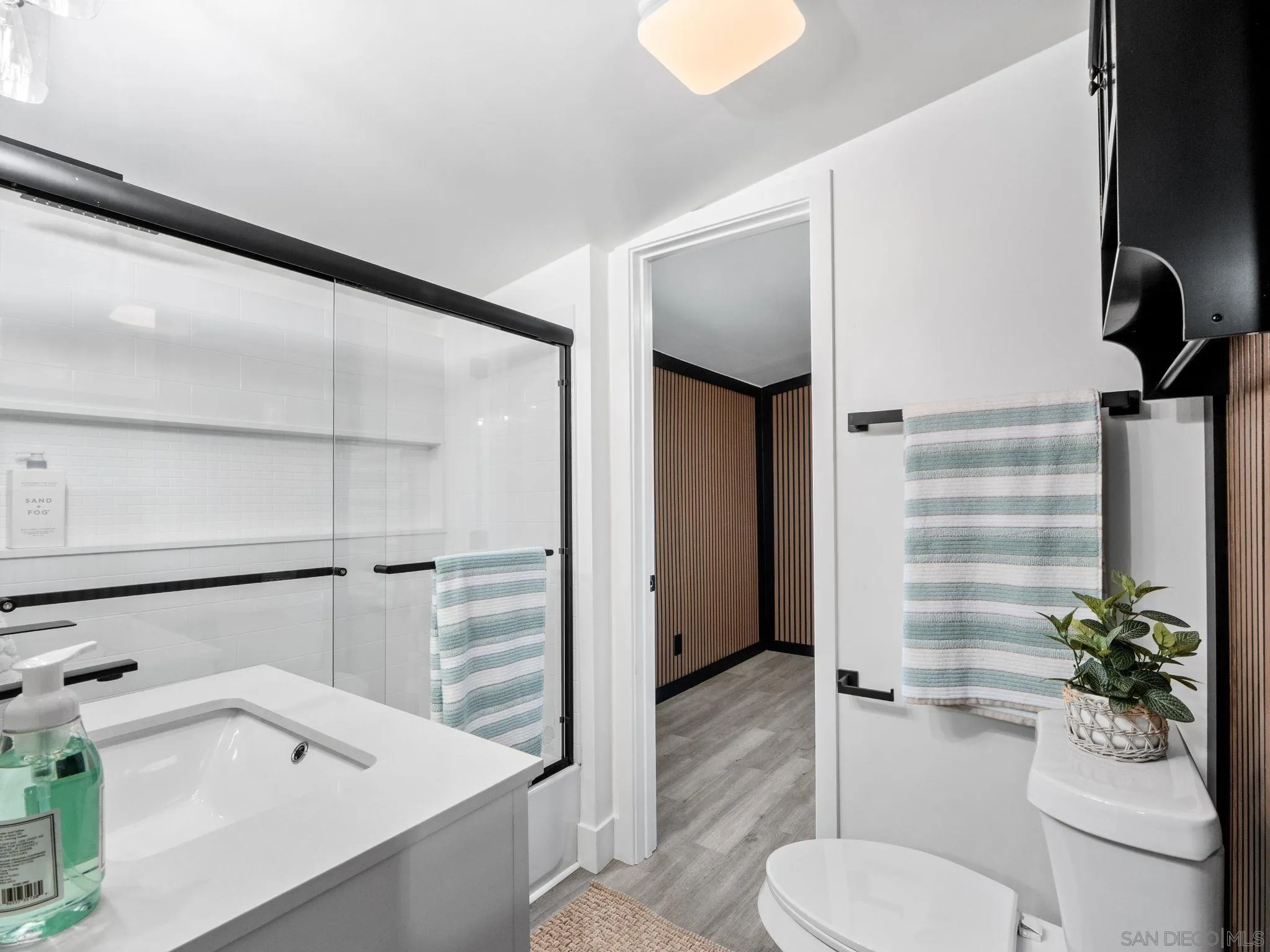 https://cdn.realtyfeed.com/cdn/127/260019350/a2cec62fd61e8dbc5732e47a79f66bb2.webp