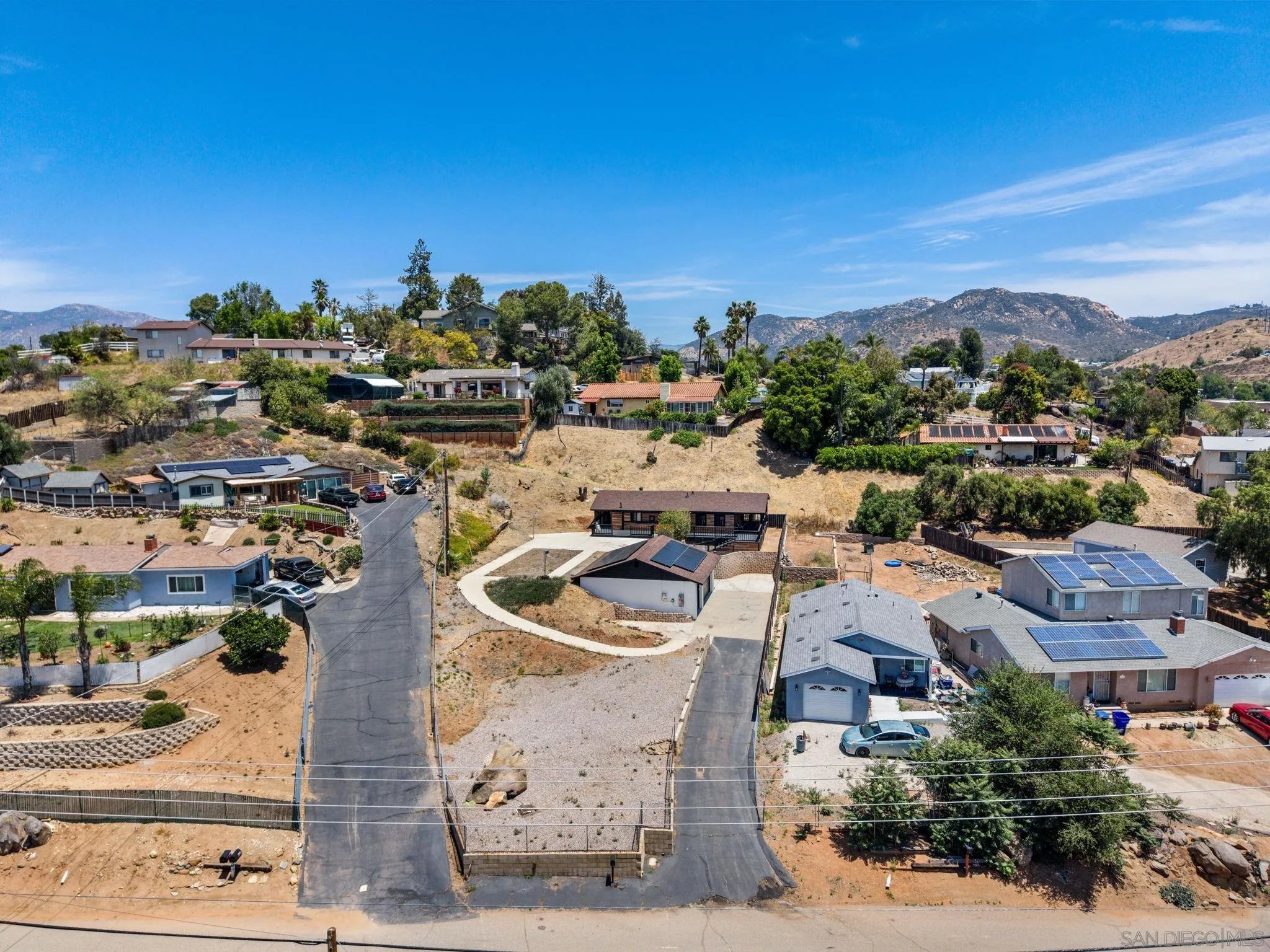 https://cdn.realtyfeed.com/cdn/127/260019350/ac2934ad6dfe0d0e9b48a44ec5cefd69.webp