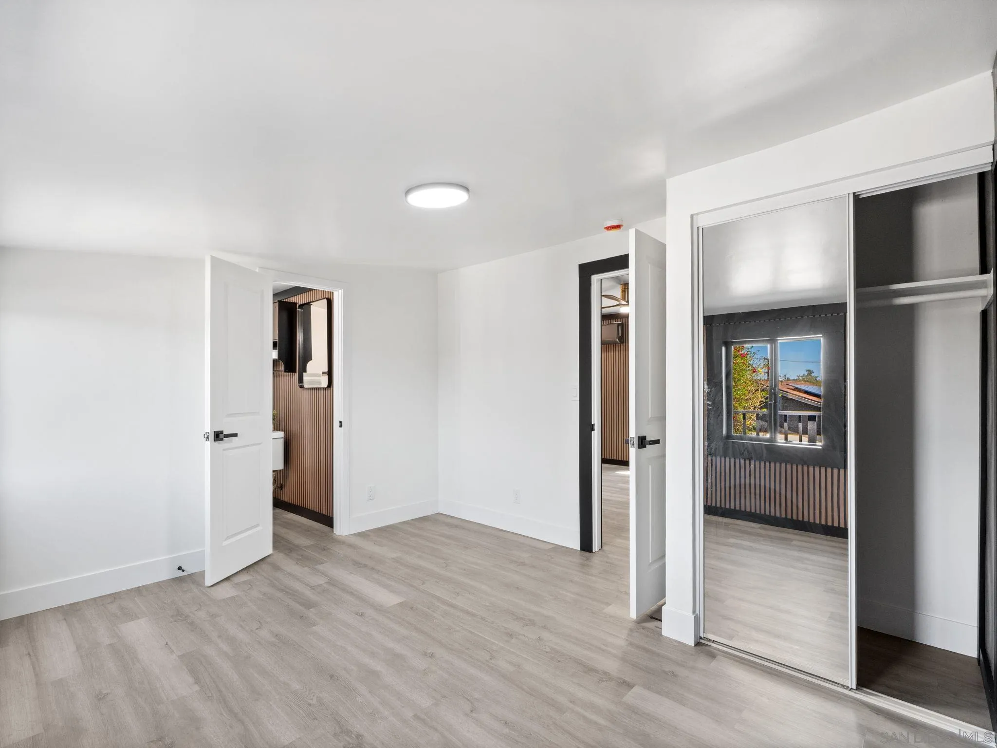 https://cdn.realtyfeed.com/cdn/127/260019350/cd5ca57172e3821468d1a0dfbdc60185.webp
