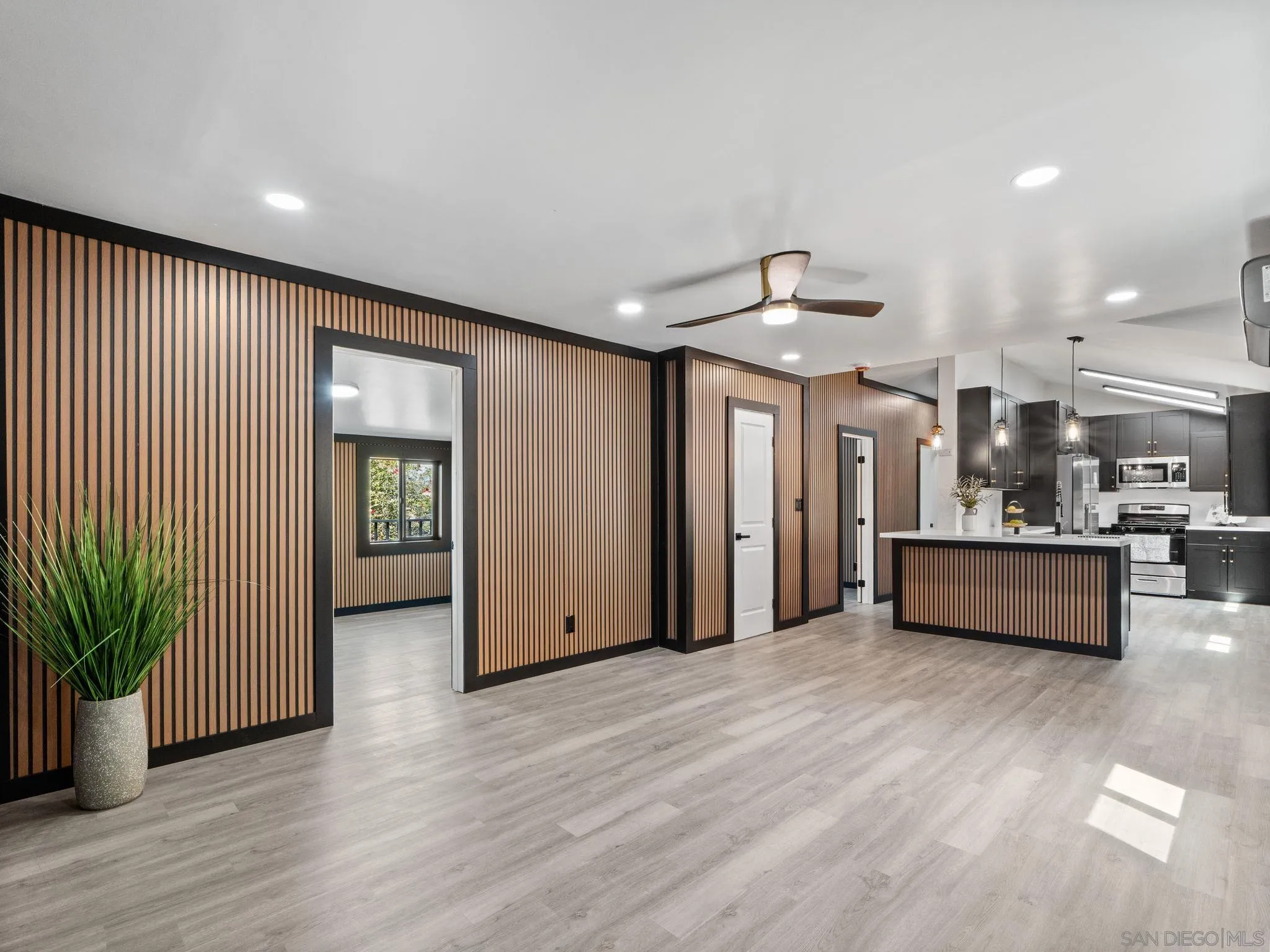 https://cdn.realtyfeed.com/cdn/127/260019350/f0a16f9a56dd1be957b04fd689a6ed1b.webp