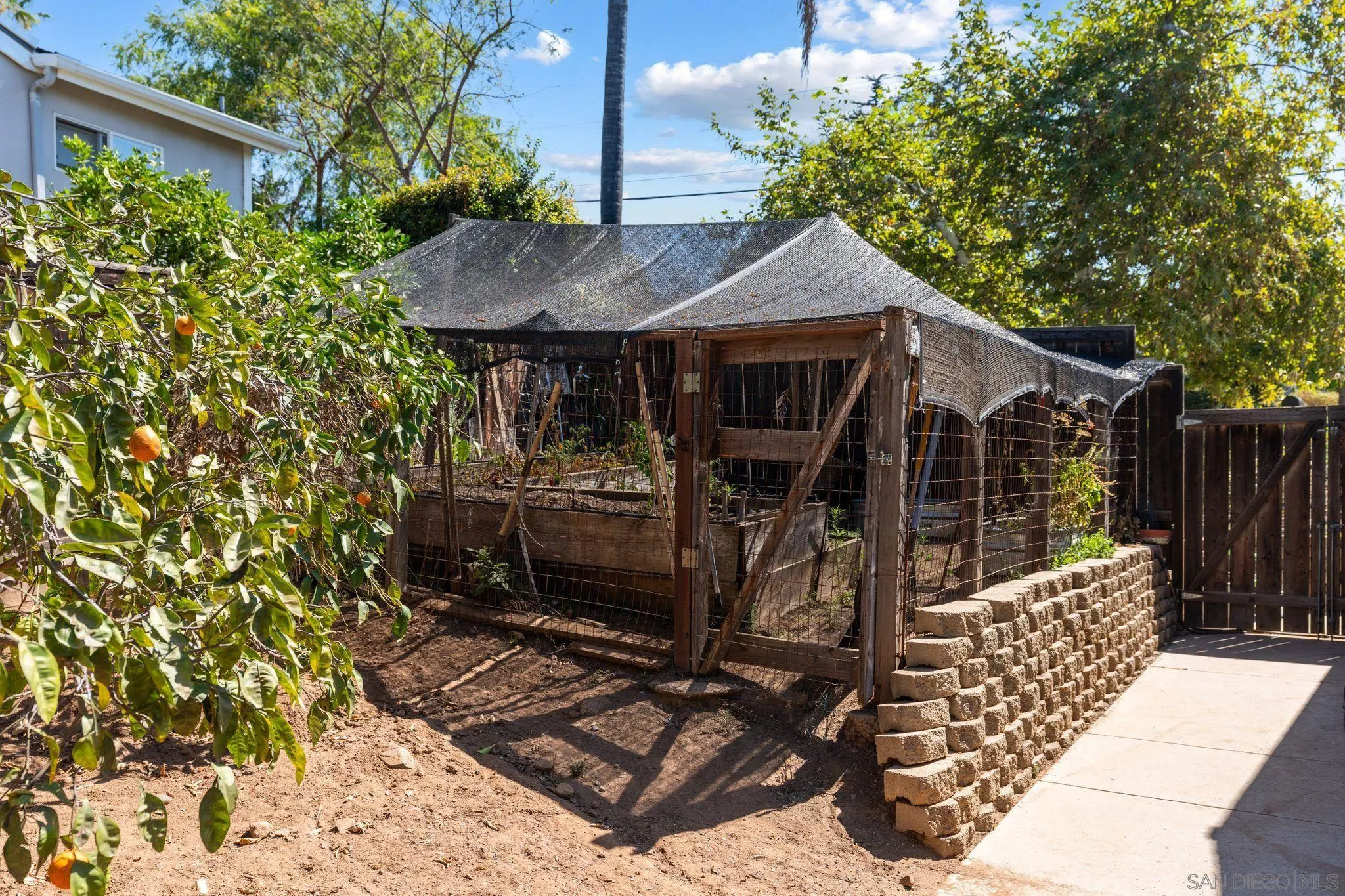 https://cdn.realtyfeed.com/cdn/127/260019351/8afb827a3e6352cbb53457ac1ebd8d04.webp