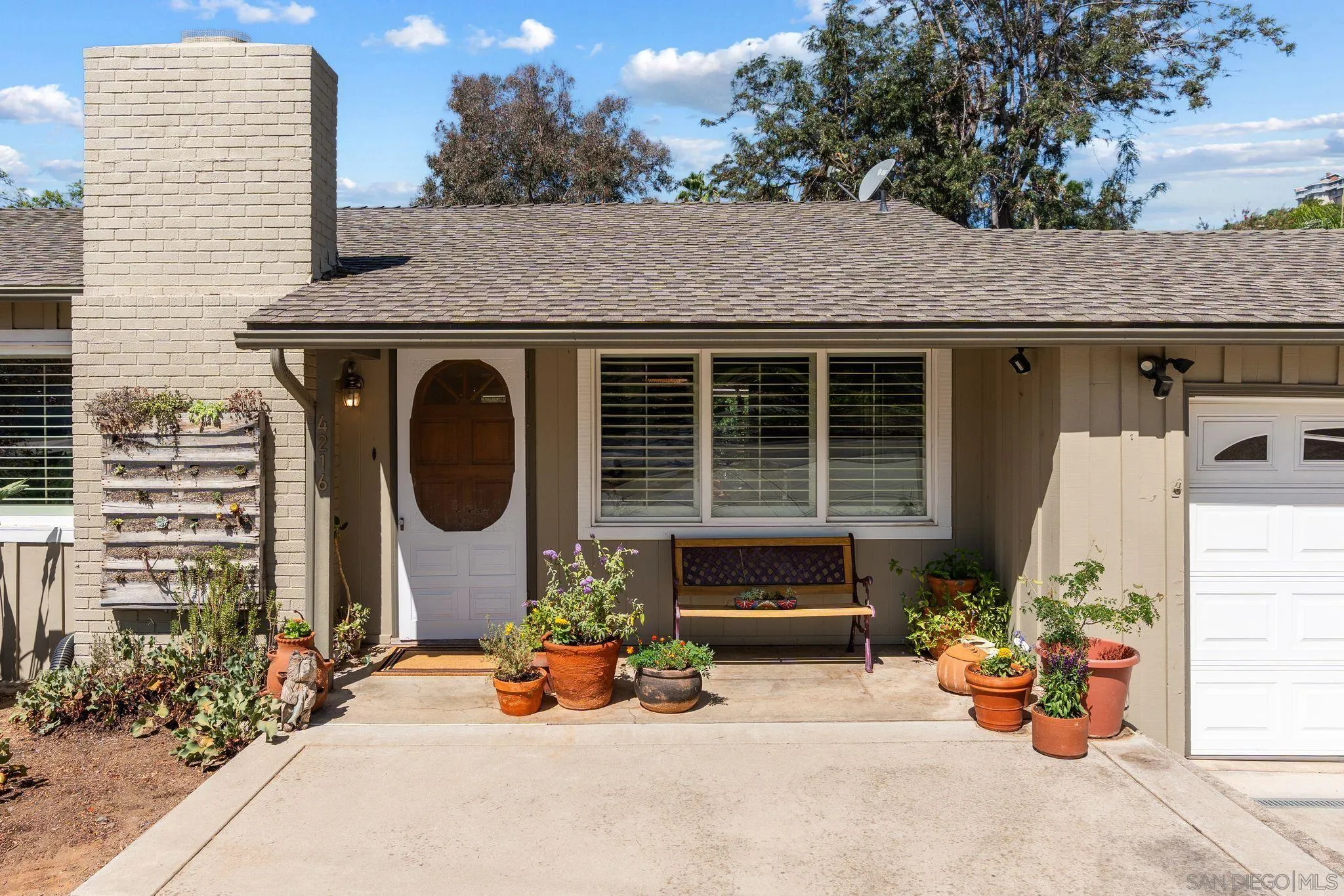https://cdn.realtyfeed.com/cdn/127/260019351/b78f618b1a24aefc37f4ce5a4c457573.webp
