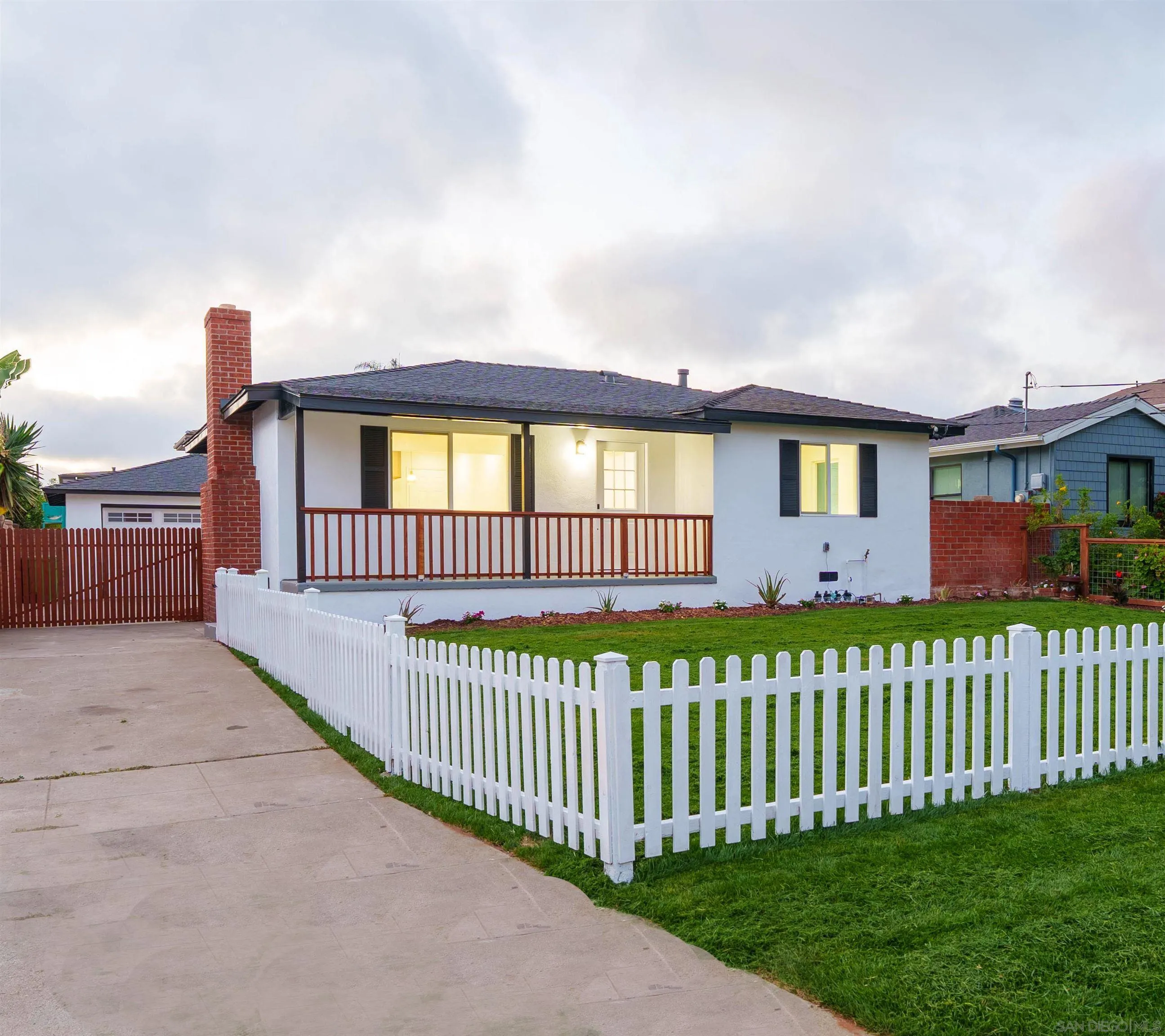 https://cdn.realtyfeed.com/cdn/127/260019353/585ff80f39ab7655a6ff4cac380e5978.webp