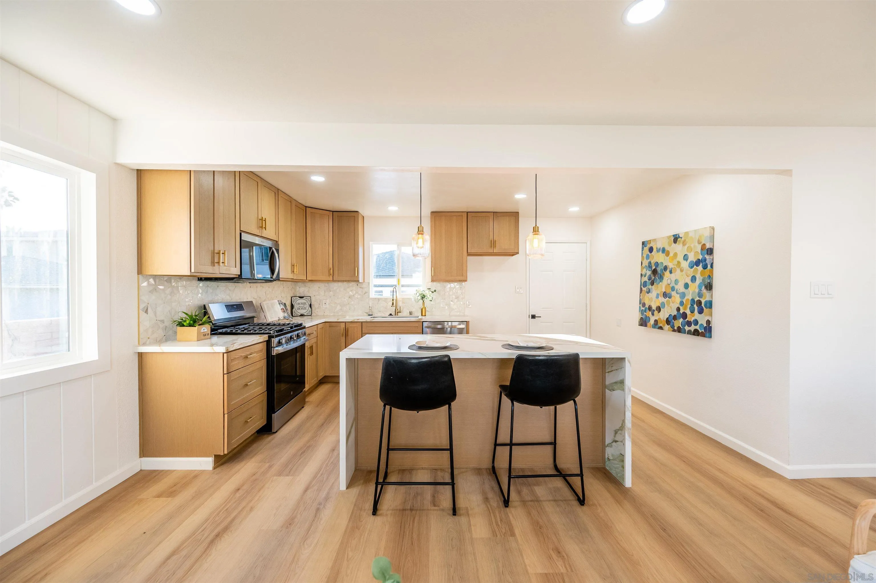 https://cdn.realtyfeed.com/cdn/127/260019353/6f71e7391b3d23afd36927463fc5b8ba.webp