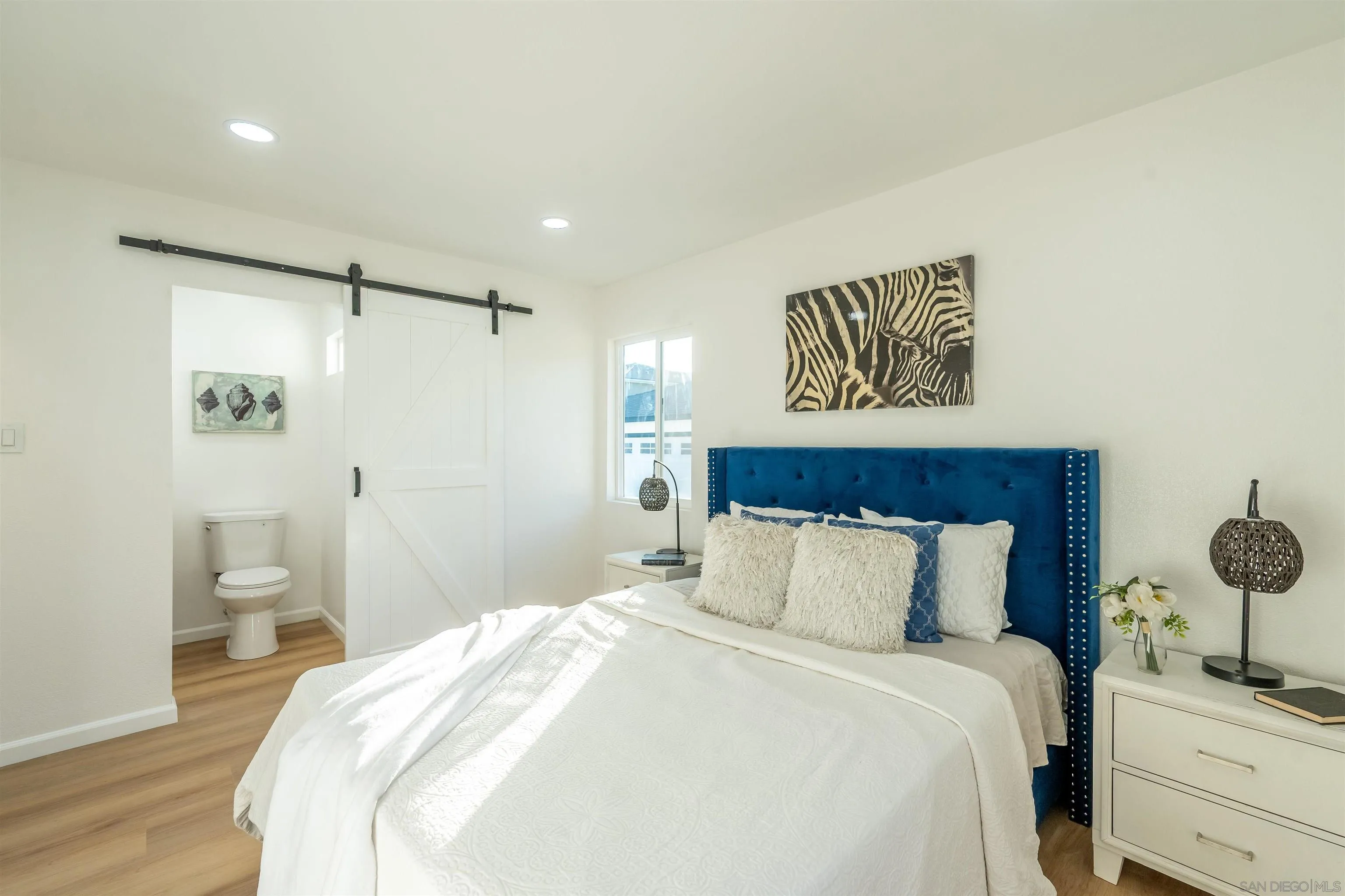 https://cdn.realtyfeed.com/cdn/127/260019353/90d2605025bd41215baee97f8f7cda4b.webp