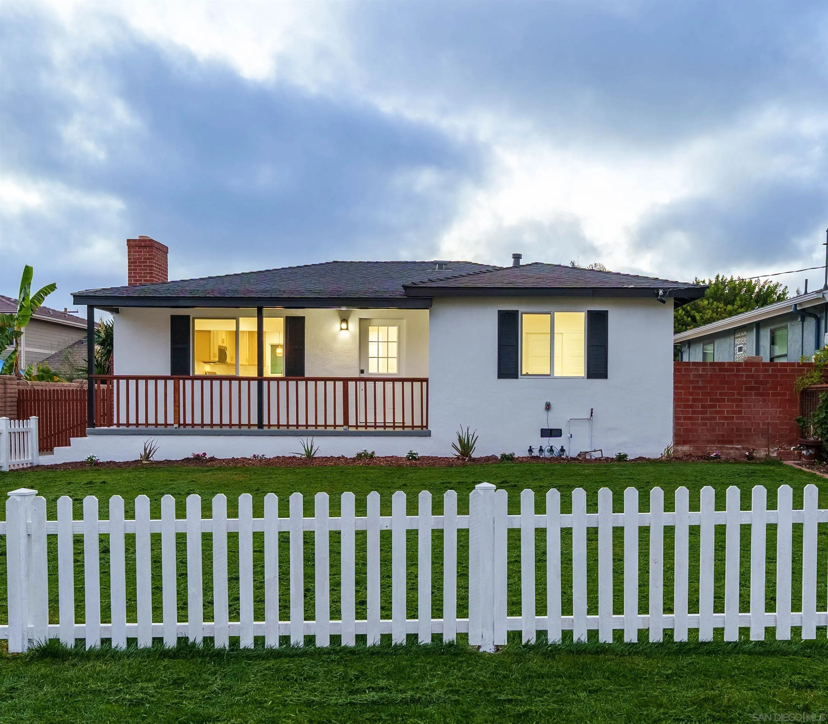 https://cdn.realtyfeed.com/cdn/127/260019353/abd760d572b7f57ded51a5f34970241b.webp