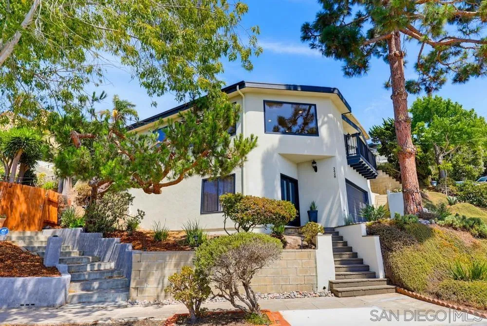 https://cdn.realtyfeed.com/cdn/127/260019354/08703ac8a8d5cc1833db037ffa520fb1.webp