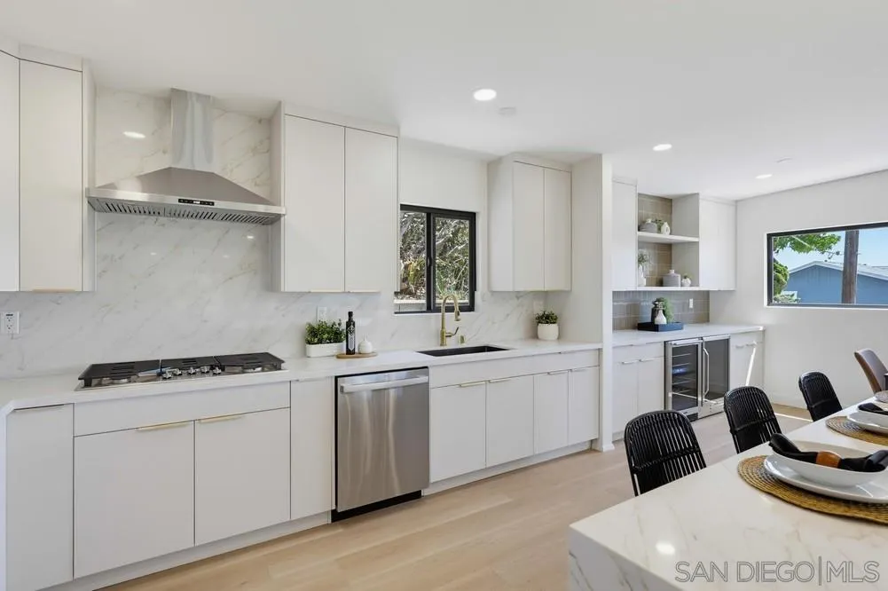 https://cdn.realtyfeed.com/cdn/127/260019354/2c3e02a947b2d4e7cb738afc83addd86.webp