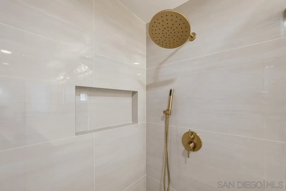 https://cdn.realtyfeed.com/cdn/127/260019354/b87d22e07767bd591d54ffdf892e40b8.webp