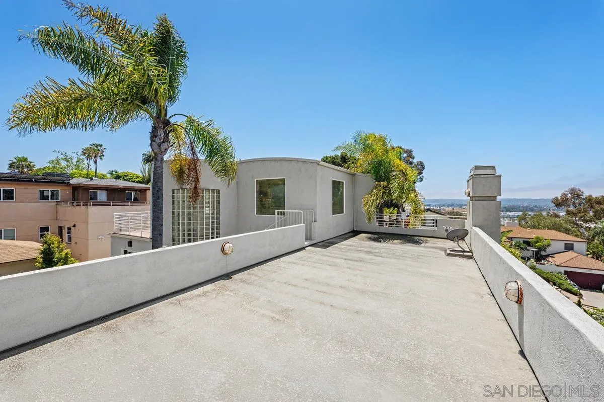 https://cdn.realtyfeed.com/cdn/127/260019355/07d75fe1922e83196a479fb6ce81c704.webp