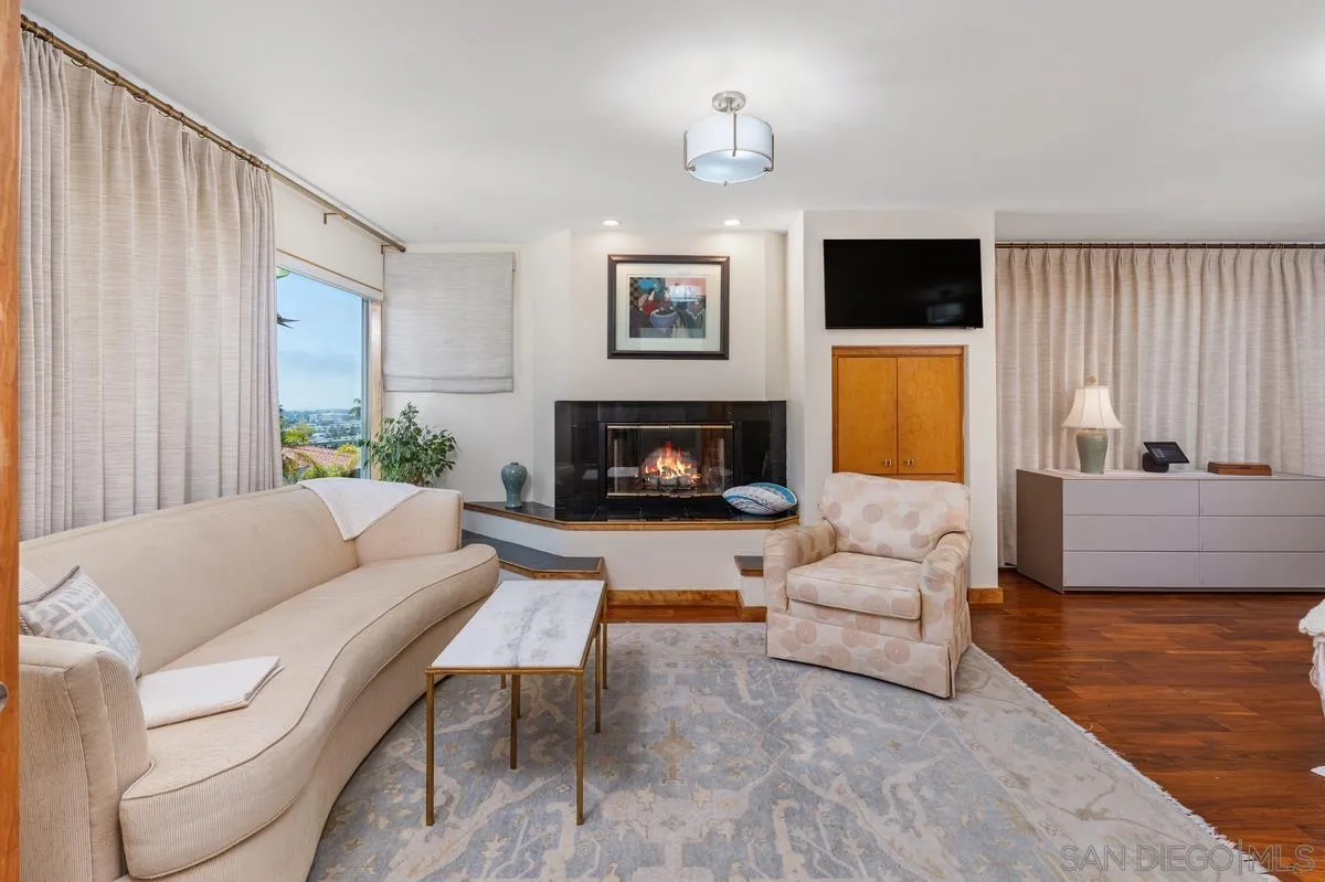 https://cdn.realtyfeed.com/cdn/127/260019355/979cd5f71a0f98ec5fa37c1c05e1b5d0.webp