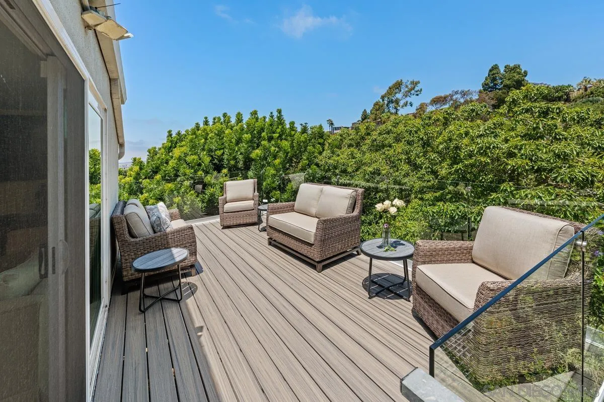 https://cdn.realtyfeed.com/cdn/127/260019355/9ec9ff23060a5121e0db85bccca289ec.webp