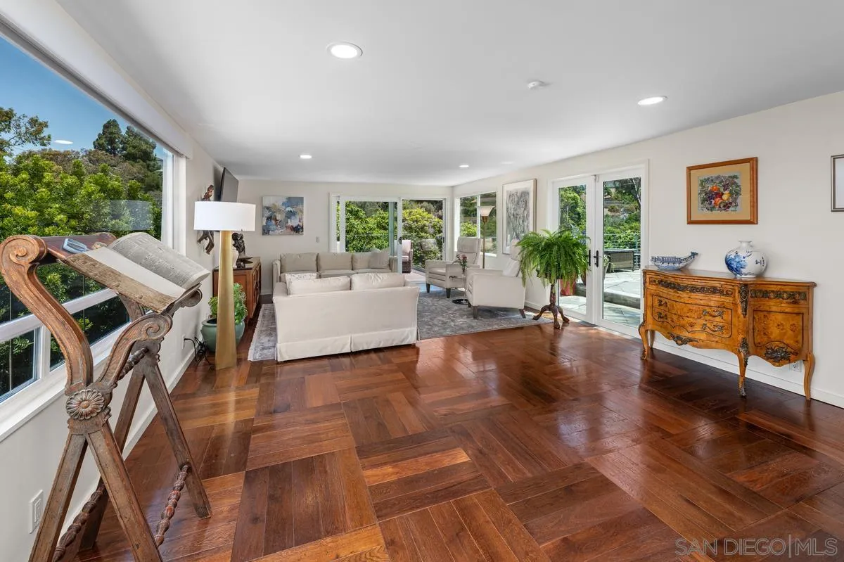 https://cdn.realtyfeed.com/cdn/127/260019355/d8b37533408d8e8f71b46ab0f82cf543.webp