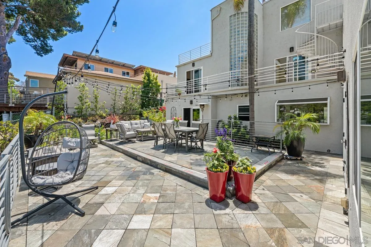 https://cdn.realtyfeed.com/cdn/127/260019355/e42dc0a82a74bdc8907f3dcaddcc2716.webp