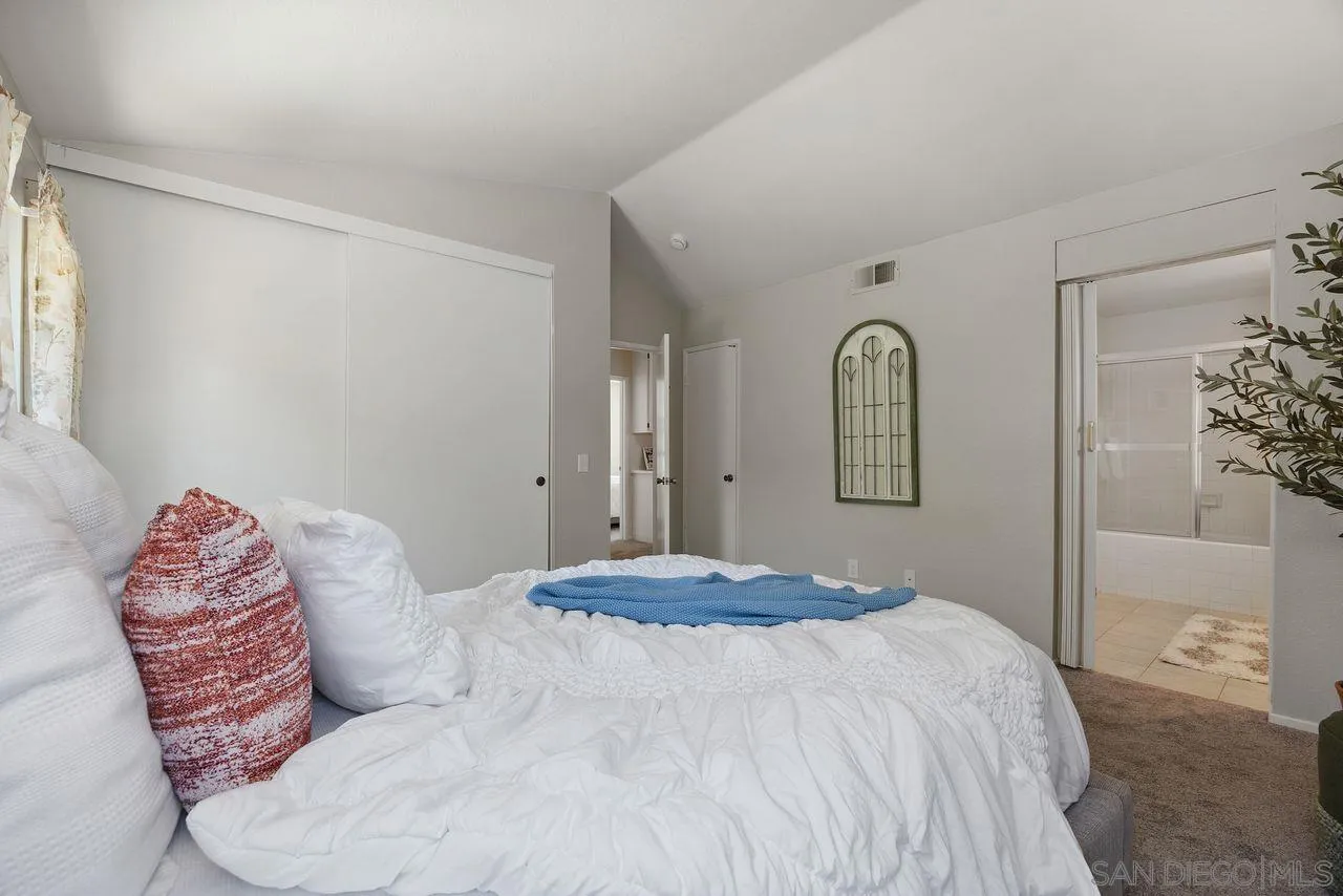https://cdn.realtyfeed.com/cdn/127/260019356/725c520db8d9ad6482c19ac72fbd3401.webp