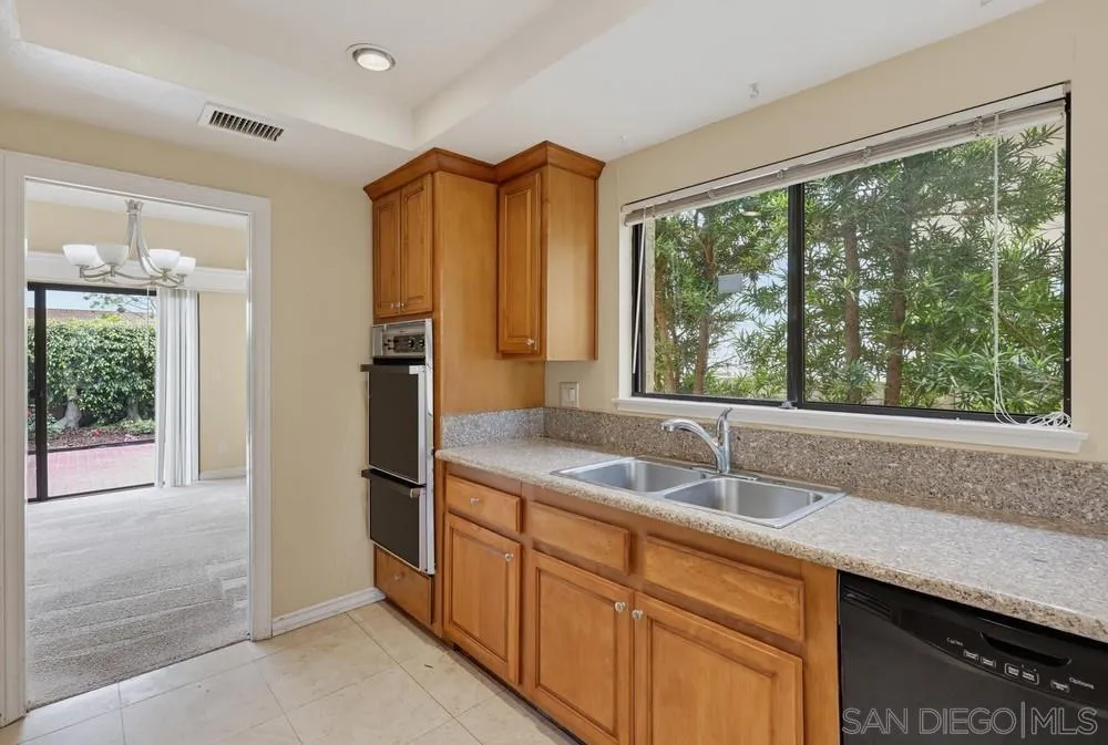 Photo #7: 260019358 Listing: Photo #7