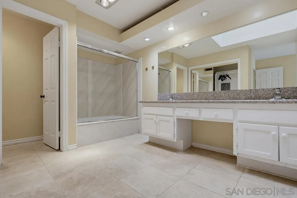 Photo #17: 260019358 Listing: Photo #17