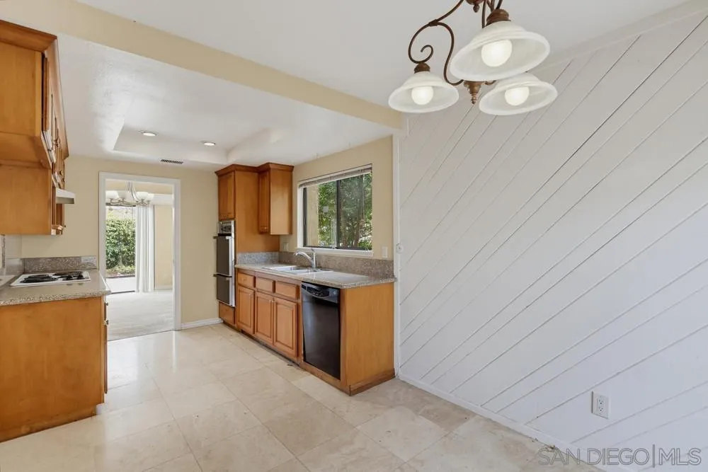 Photo #5: 260019358 Listing: Photo #5