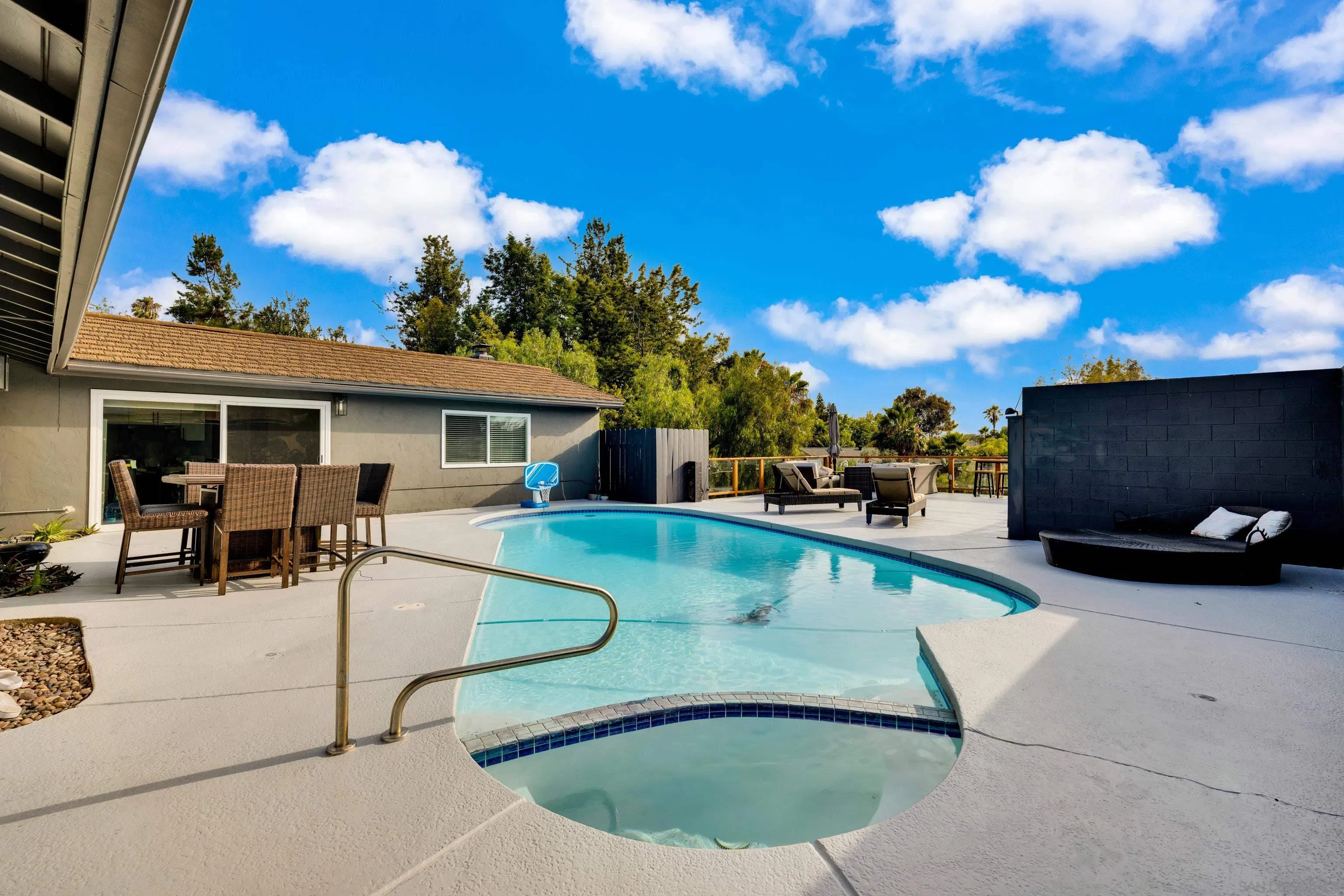 https://cdn.realtyfeed.com/cdn/127/260019359/be11d1d3ecf39f1cef5aec8b73d97773.webp