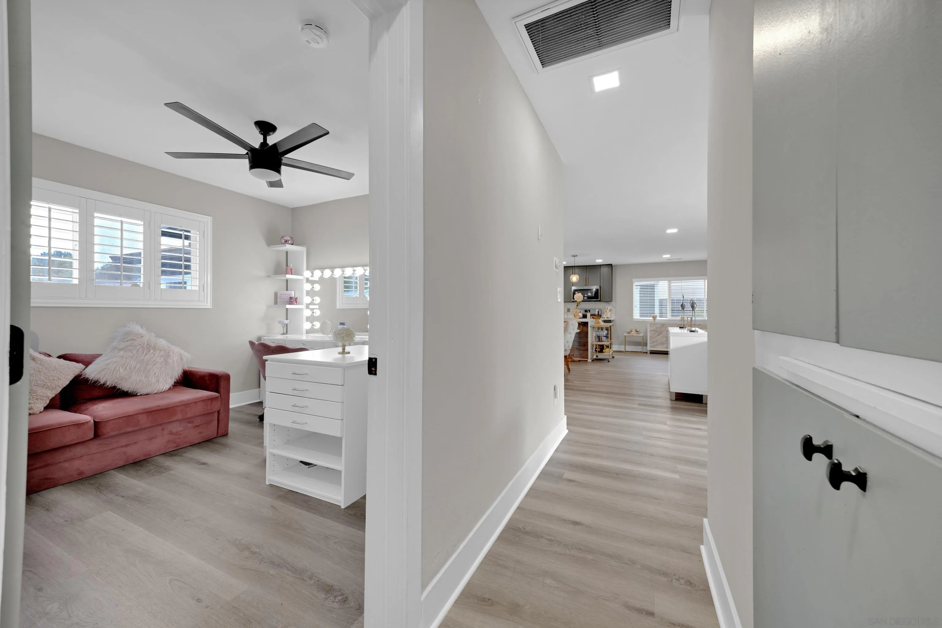 https://cdn.realtyfeed.com/cdn/127/260019359/e1e662189e076f5b578ae64e2467d36b.webp