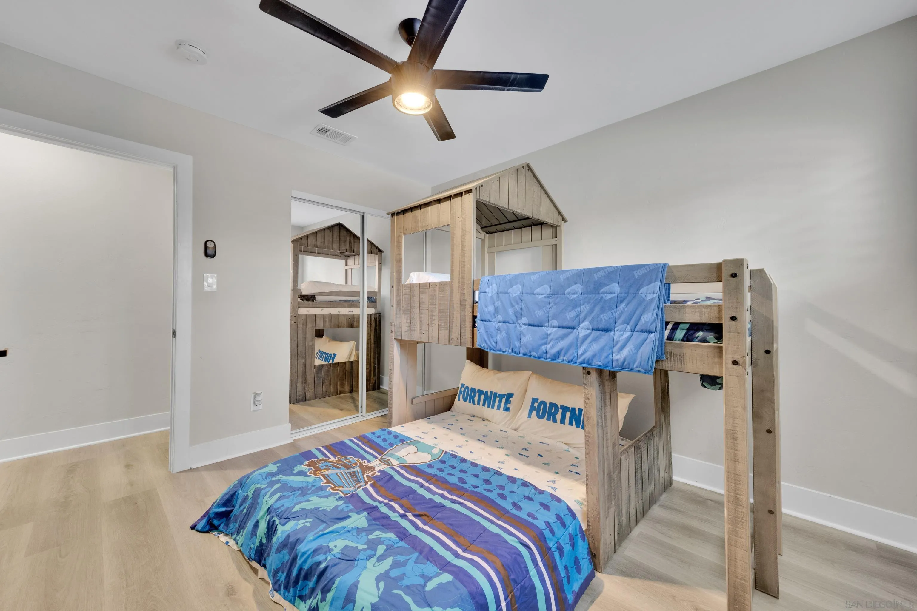 https://cdn.realtyfeed.com/cdn/127/260019359/f38ac23ffea43d0cada29c28b70fdfcc.webp