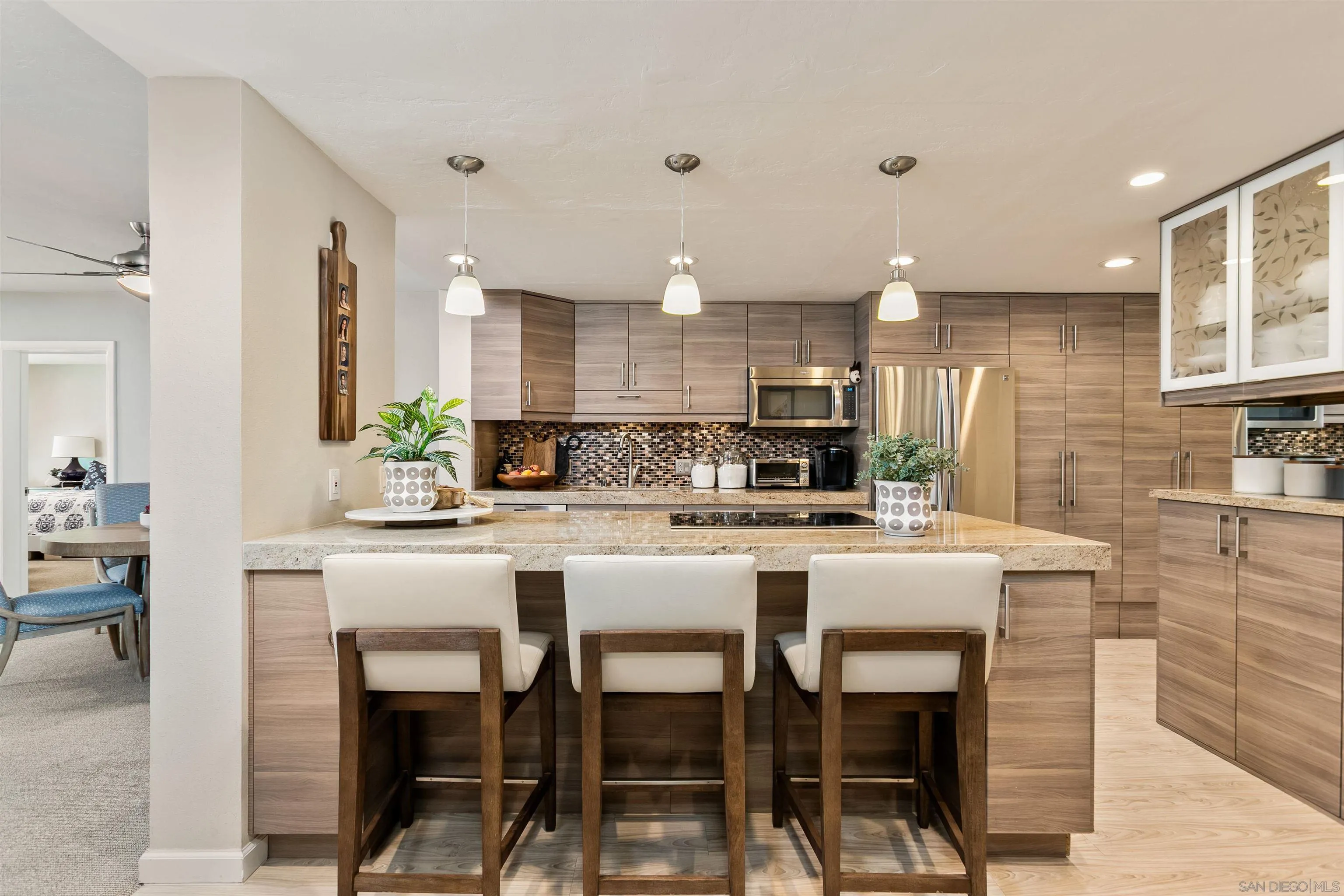 Photo #8: 260019360 Listing: Photo #8