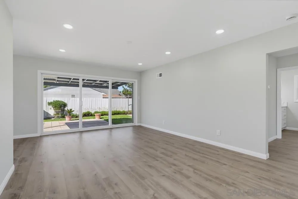 https://cdn.realtyfeed.com/cdn/127/260019362/60ea78defd660a2d3e363e9c4a99228d.webp