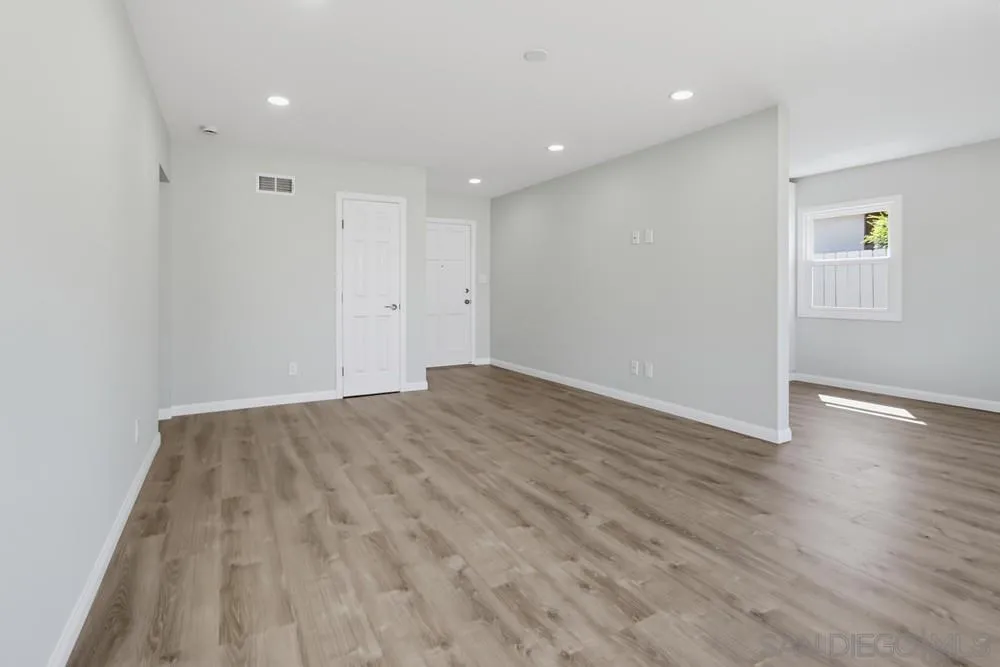 https://cdn.realtyfeed.com/cdn/127/260019362/b9c236e0d24c0f5cf45f9c8639de3ff8.webp