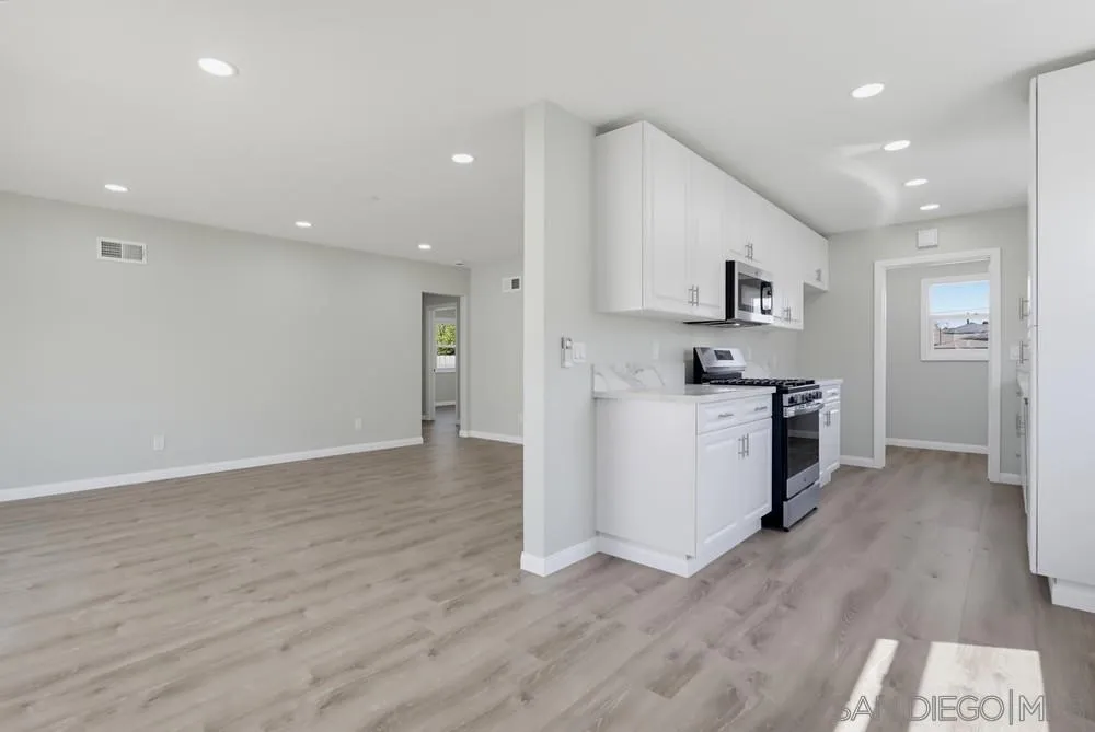 https://cdn.realtyfeed.com/cdn/127/260019362/f93c716f5fd62084961975a2eeac80b3.webp